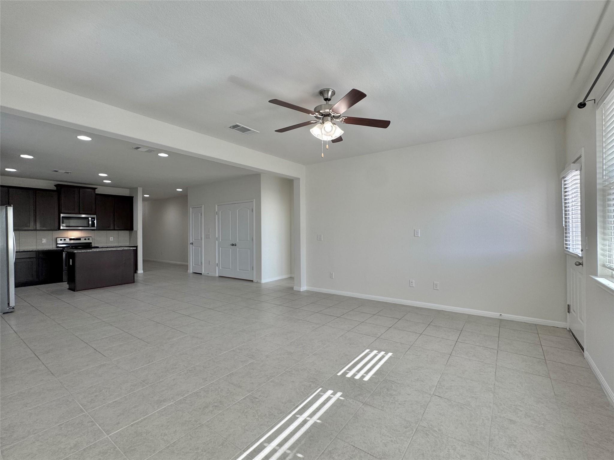 320 E La Escalera Dr, Leander, TX 78641