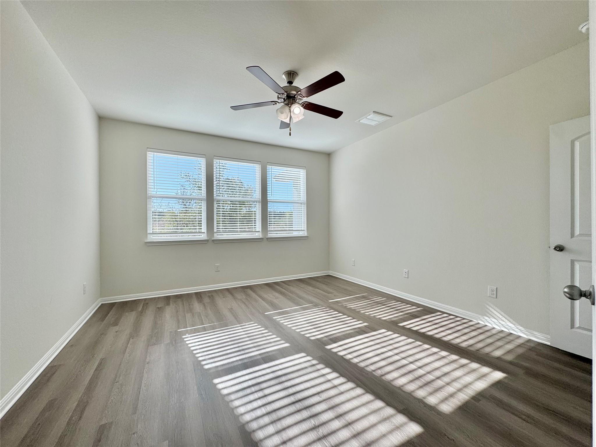 320 E La Escalera Dr, Leander, TX 78641