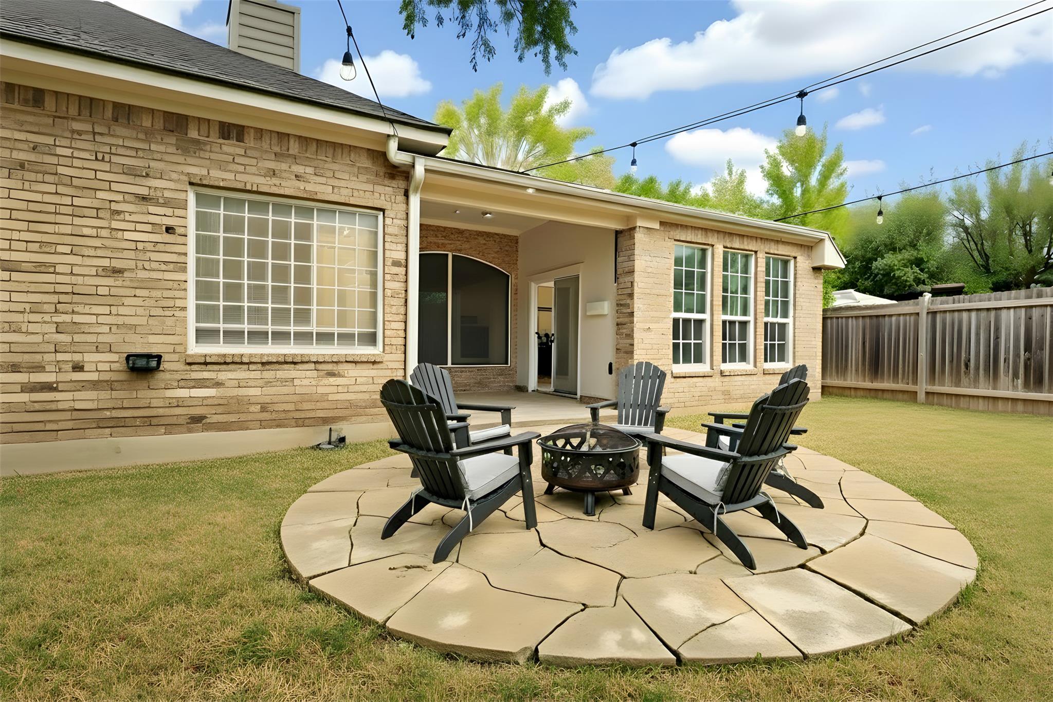 2001 Lacey Oak Cv, Round Rock, TX 78681