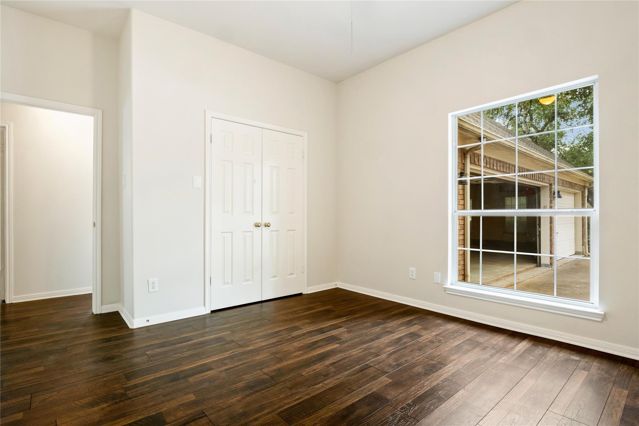 2001 Lacey Oak Cv, Round Rock, TX 78681