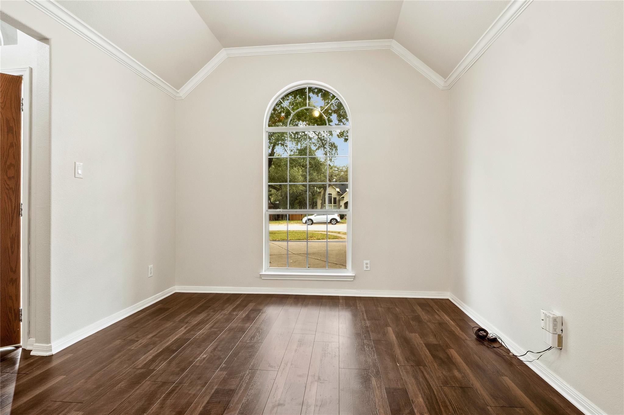 2001 Lacey Oak Cv, Round Rock, TX 78681