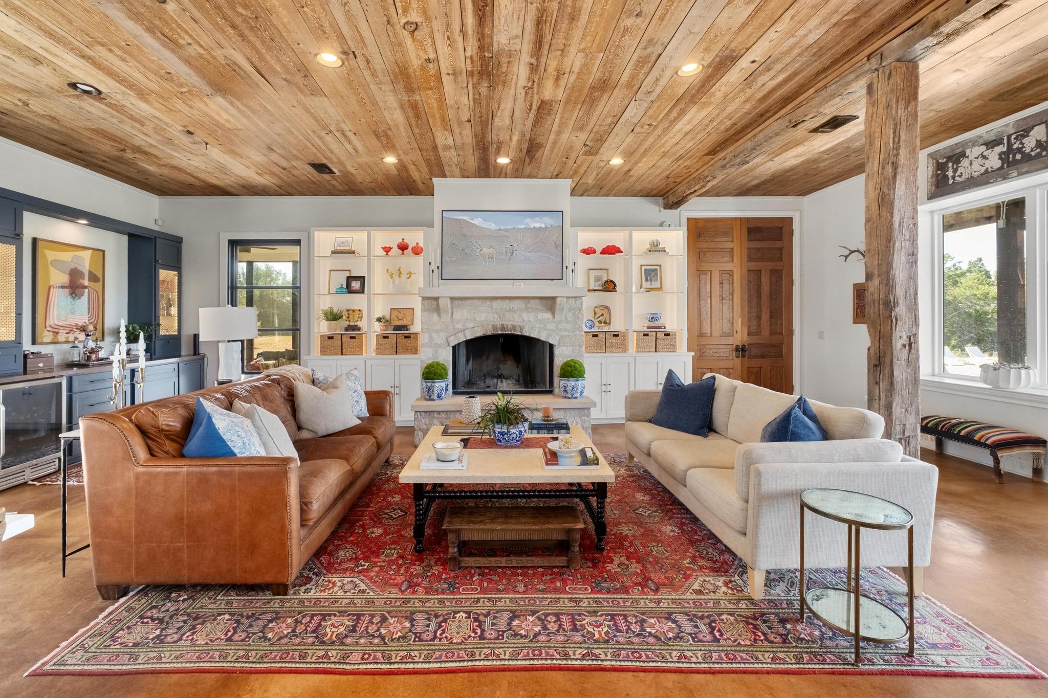 2300 W Fitzhugh Rd, Dripping Springs, TX 78620