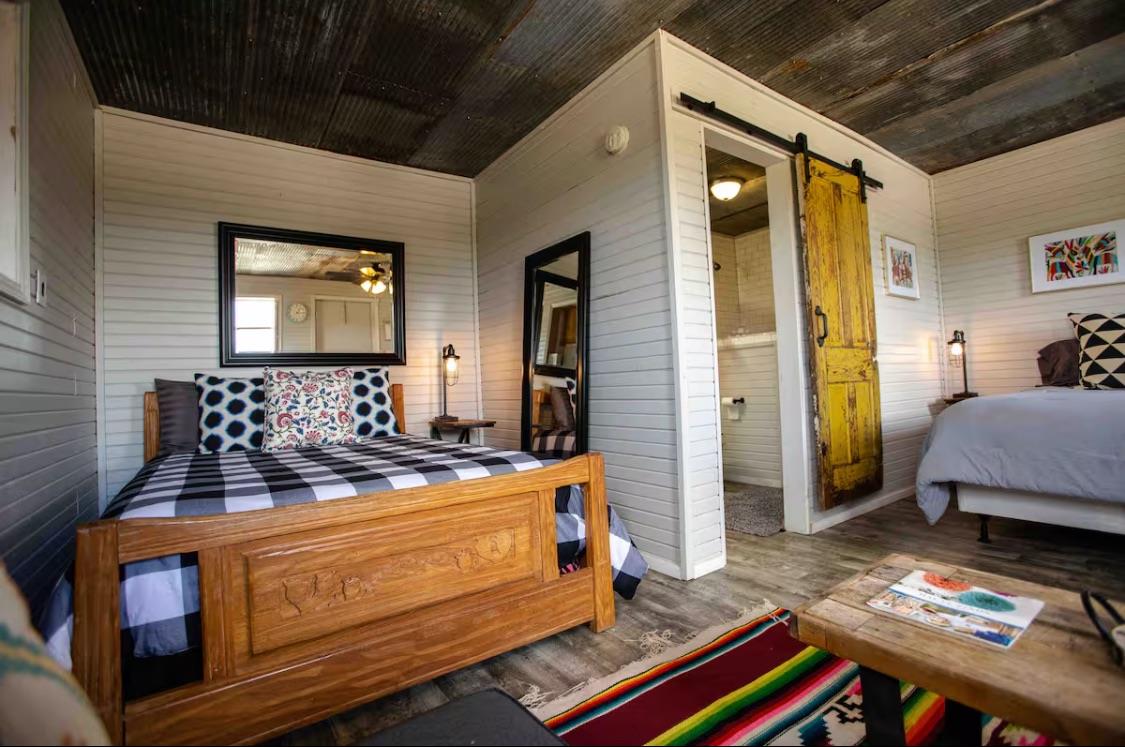 2300 W Fitzhugh Rd, Dripping Springs, TX 78620