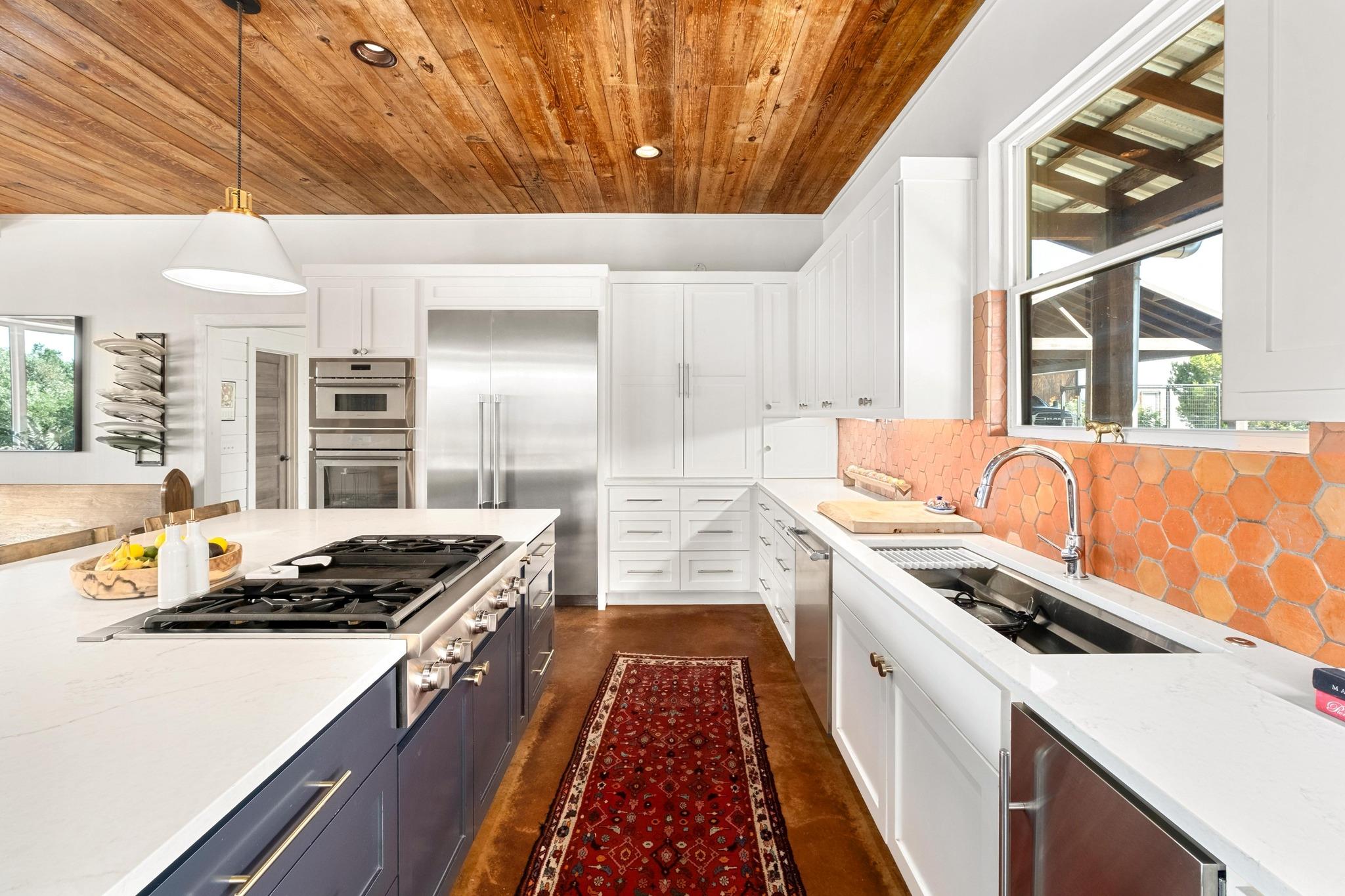 2300 W Fitzhugh Rd, Dripping Springs, TX 78620