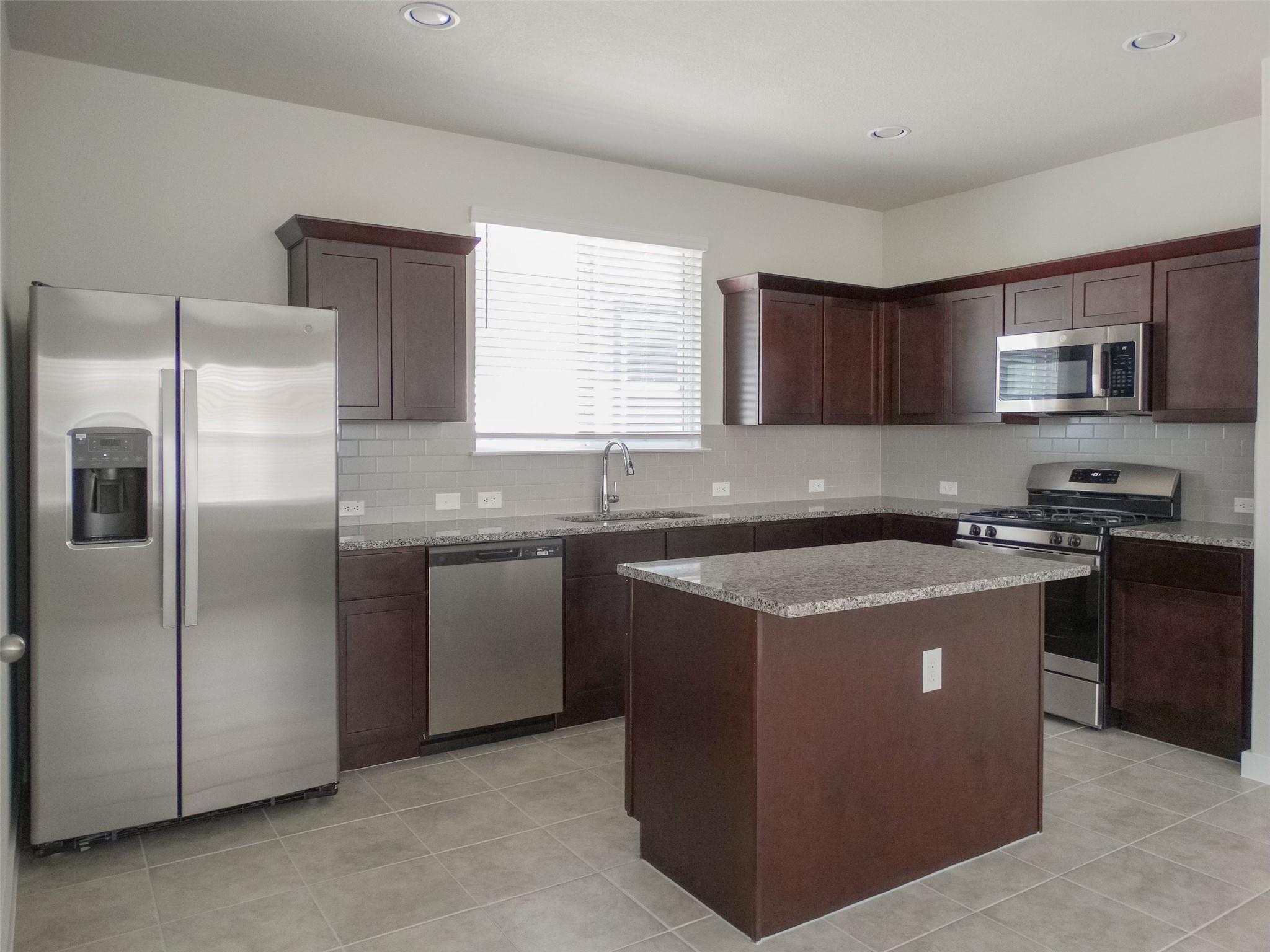 370 Hortus Dr, Kyle, TX 78640