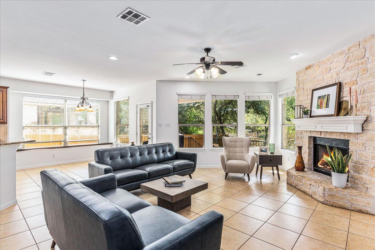 8113 Via Verde Dr, Austin, TX 78739