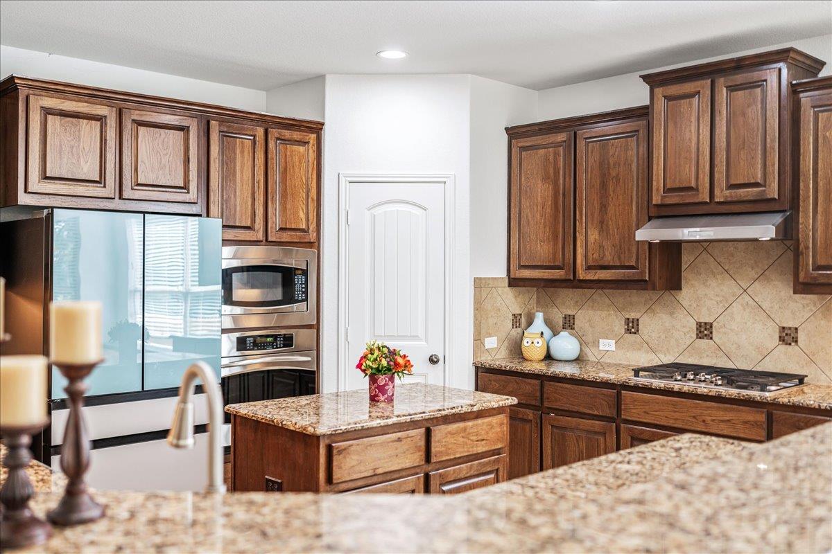 8113 Via Verde Dr, Austin, TX 78739