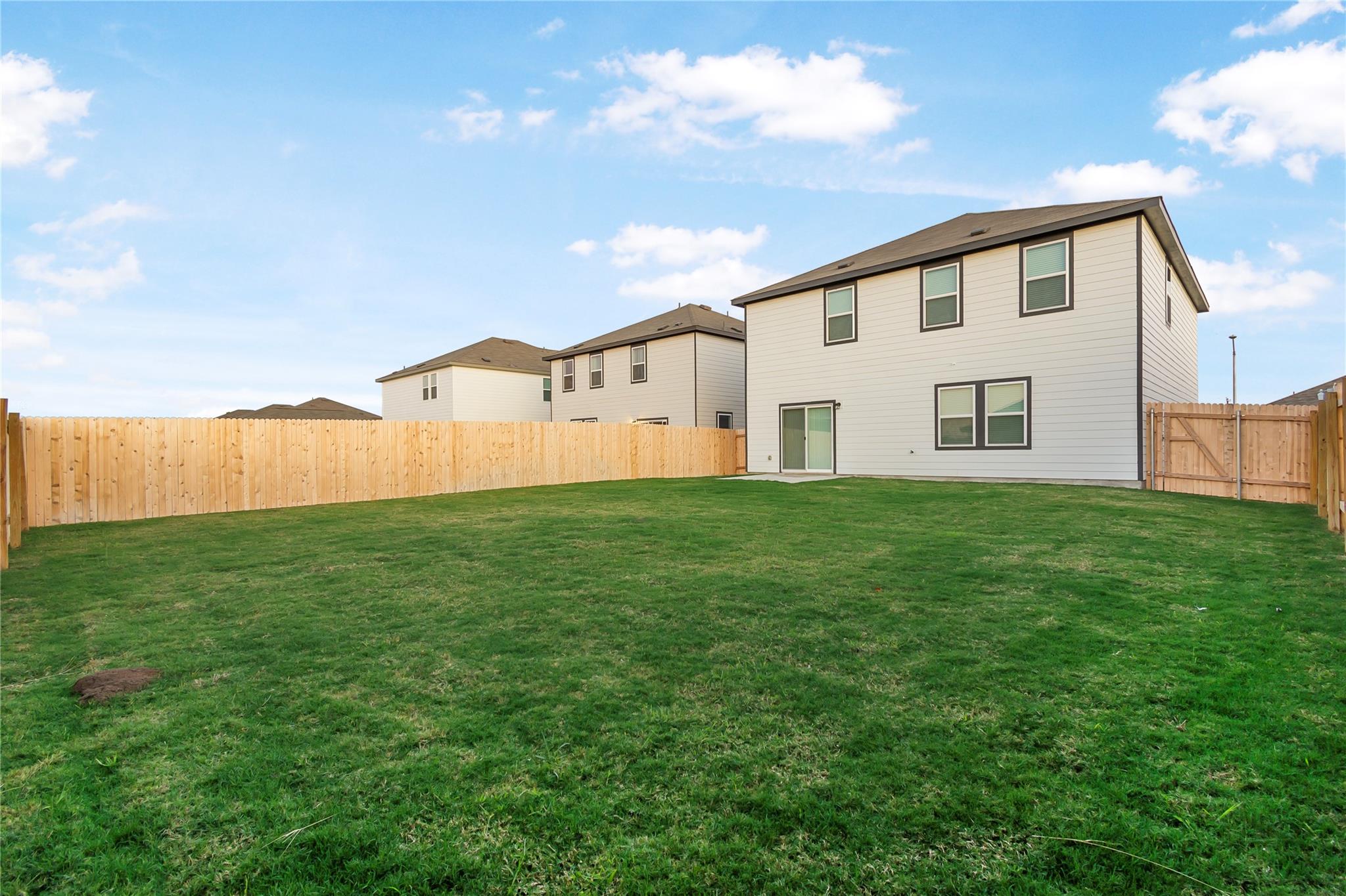 337 Wedemeyer St, Taylor, TX 76574