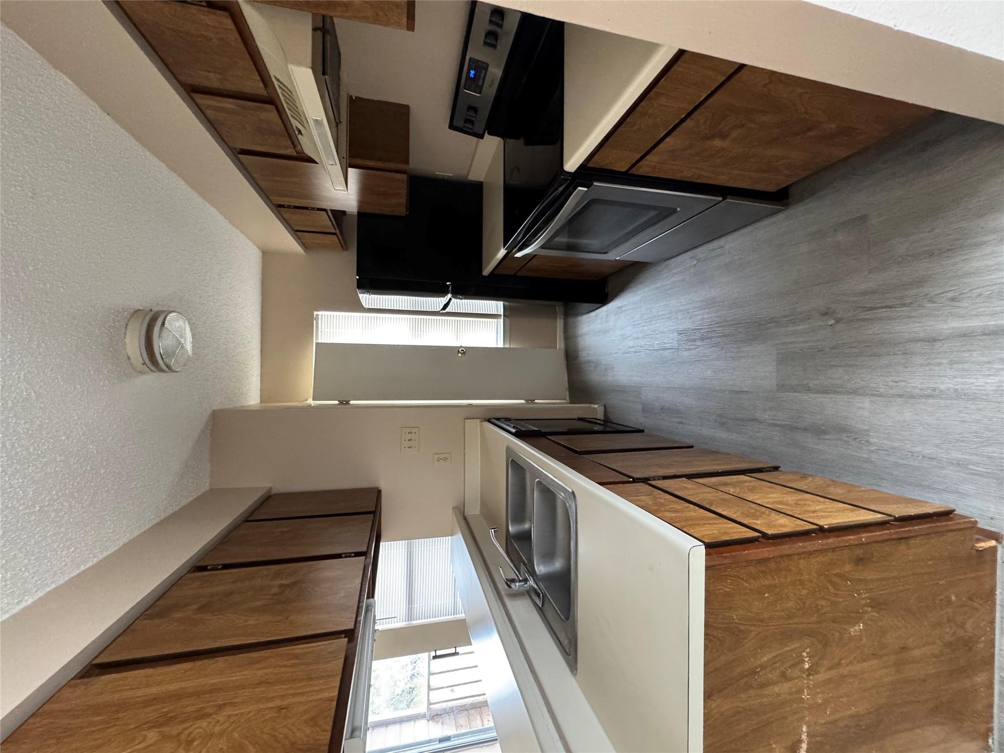 1713 Hiawatha Dr, Kerrville, TX 78028