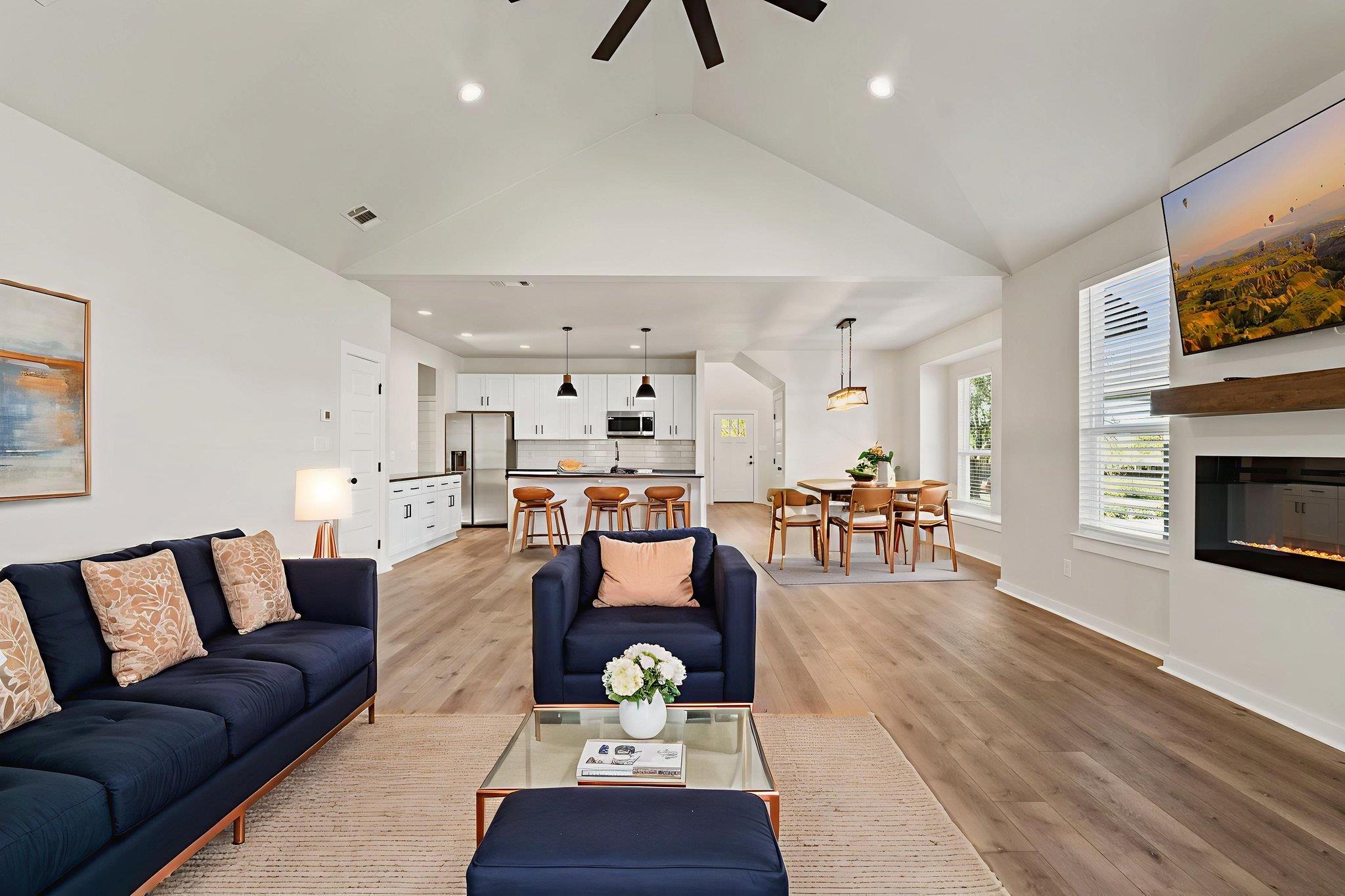 853 Cypress Ln, Cottonwood Shores, TX 78657