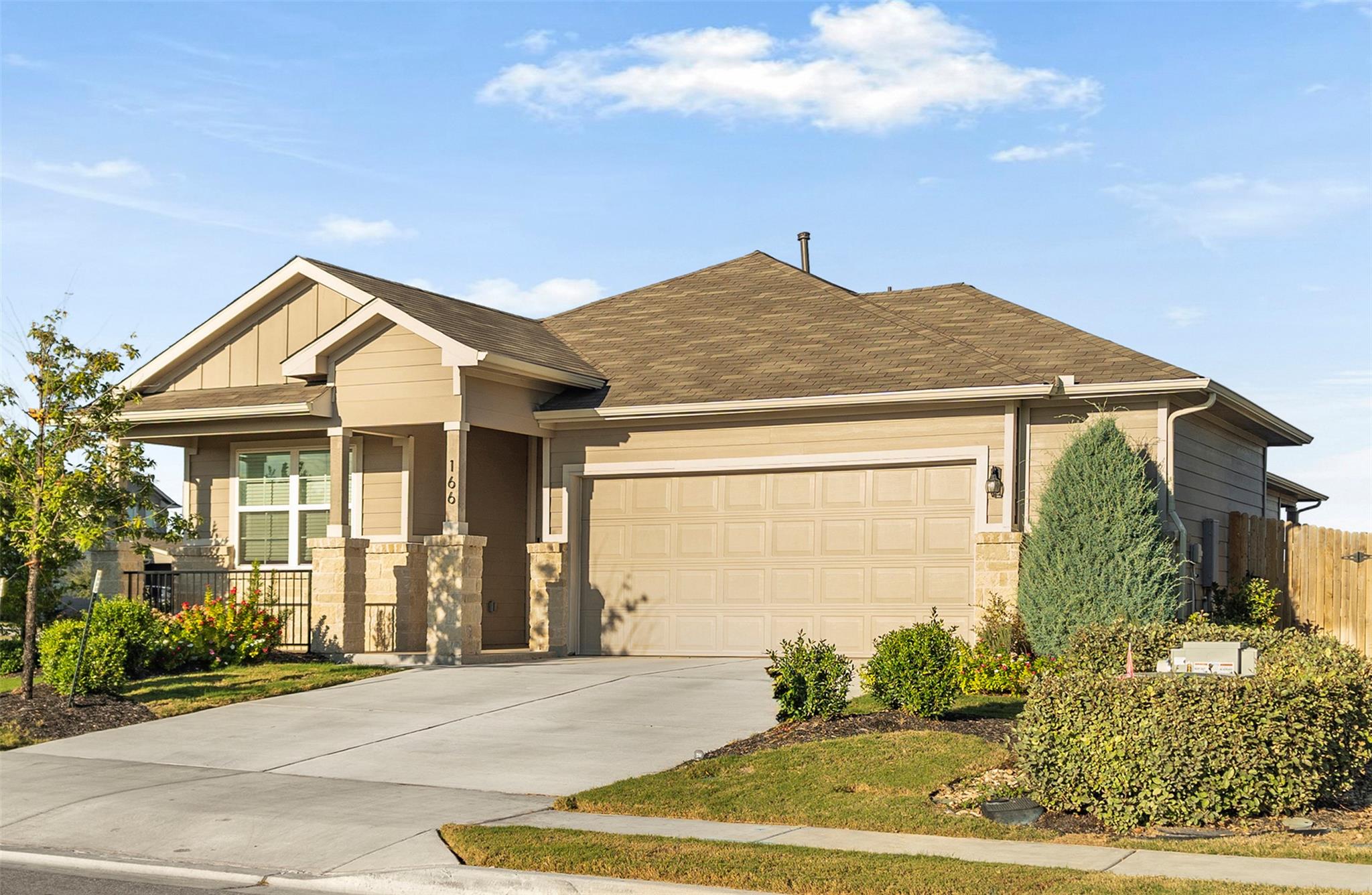 166 Caddo Bnd, Kyle, TX 78640