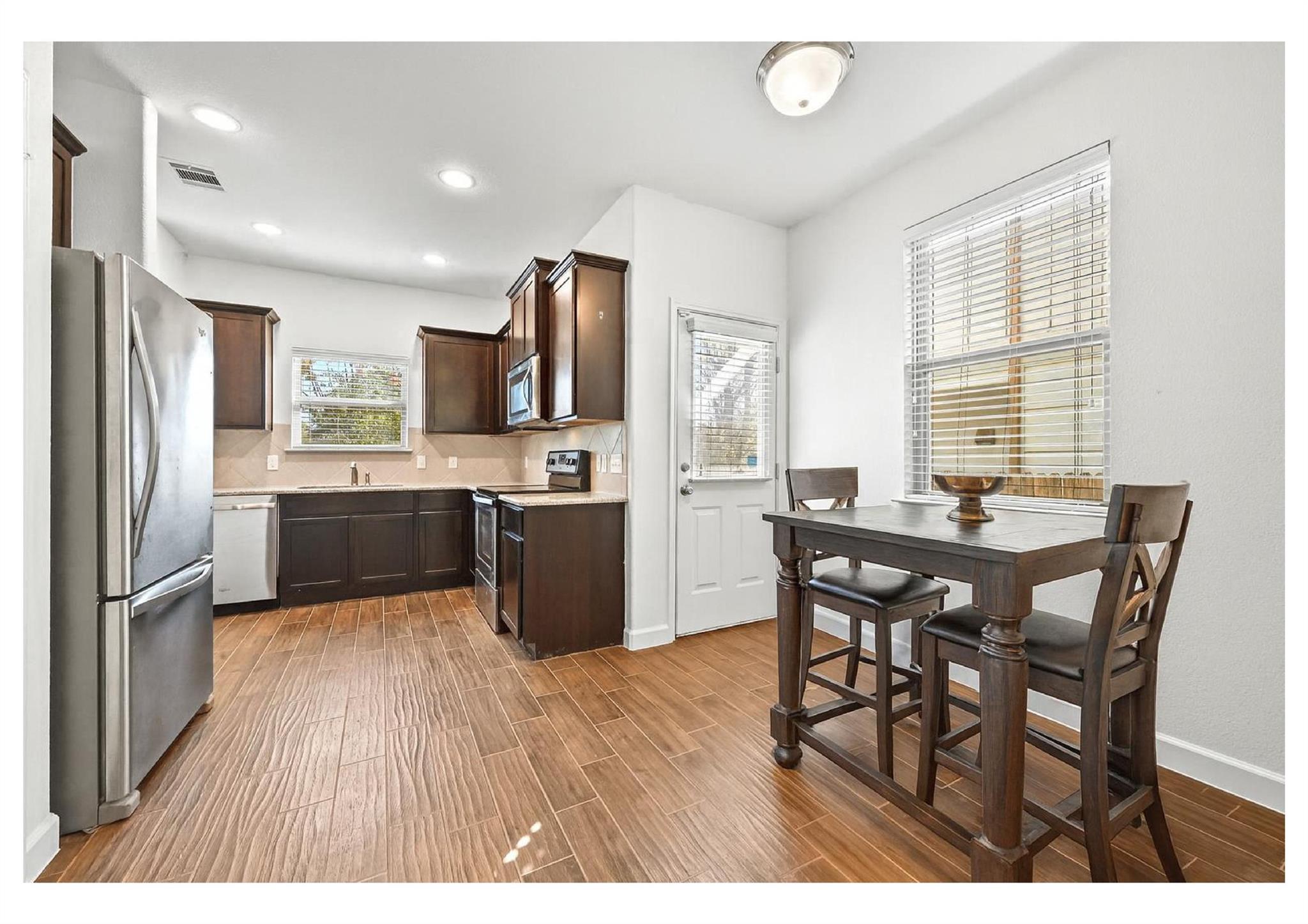 5417 Falling Leaf Ln, Austin, TX 78744