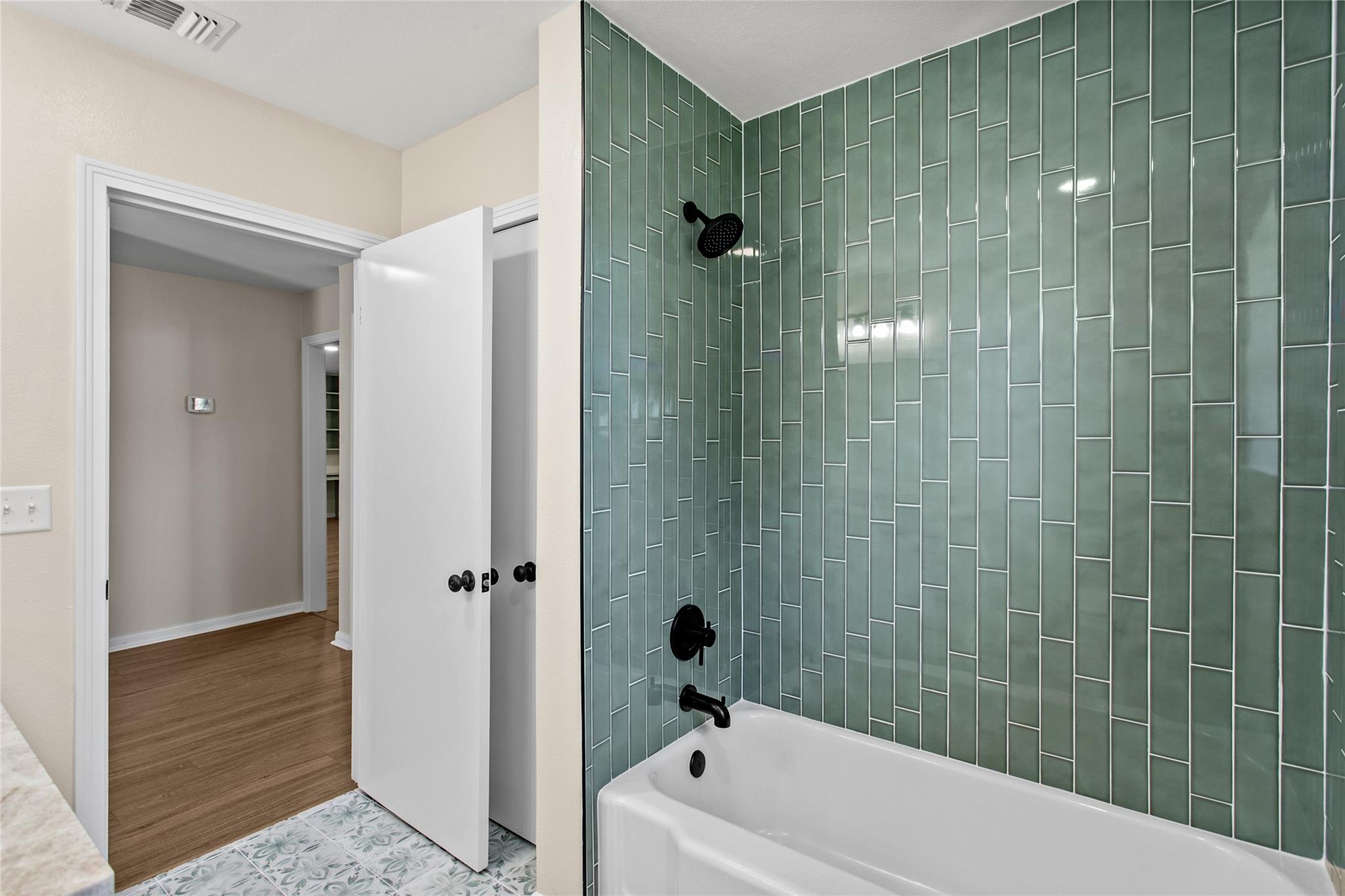 347 Monroe St, Giddings, TX 78942