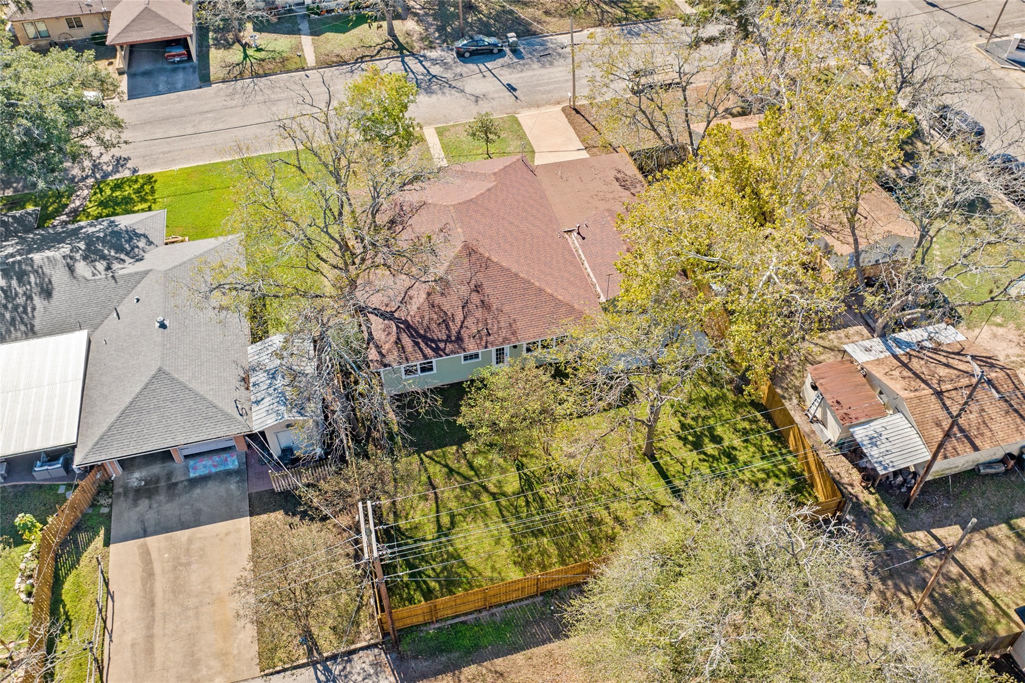 347 Monroe St, Giddings, TX 78942