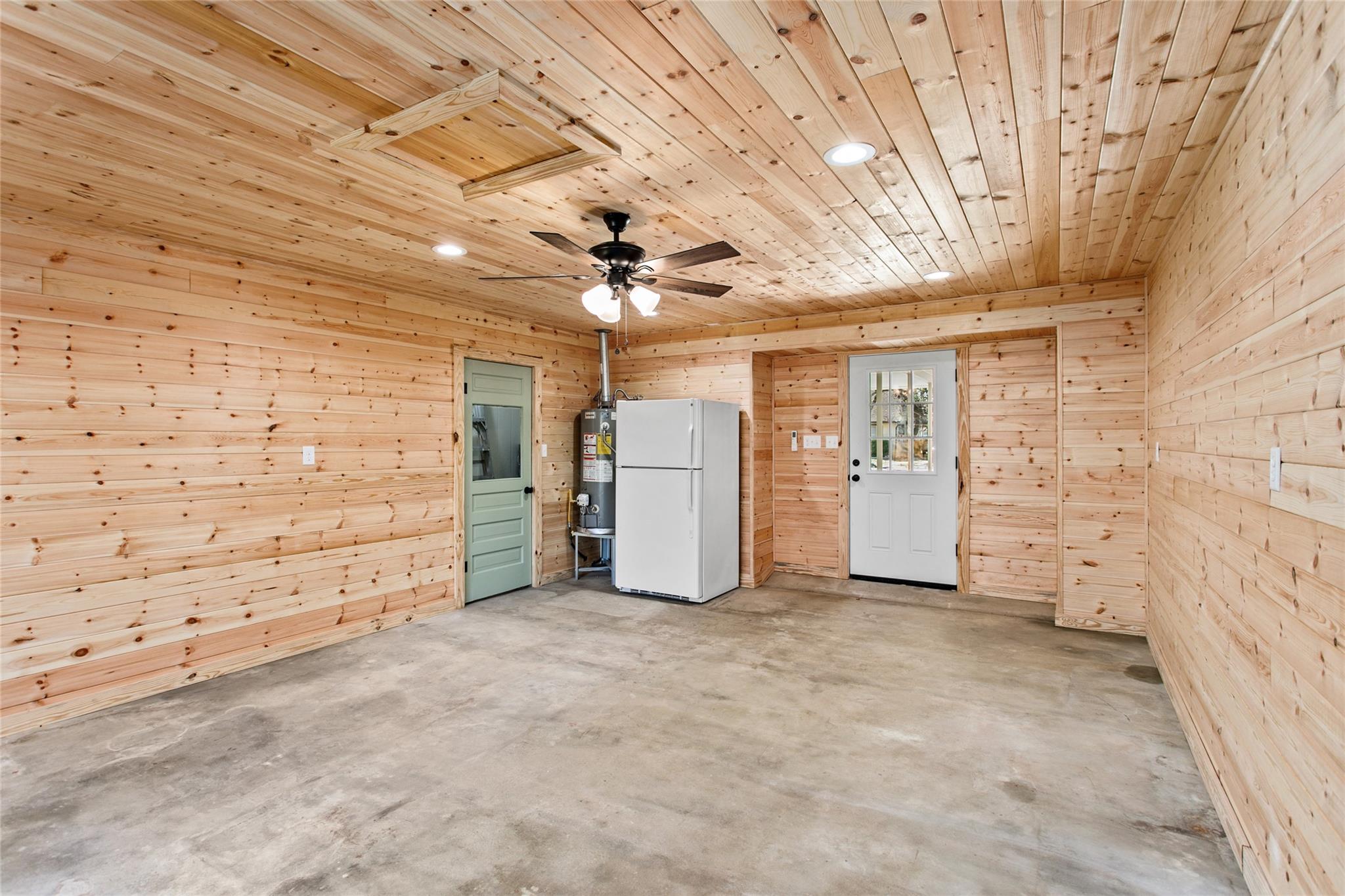 347 Monroe St, Giddings, TX 78942