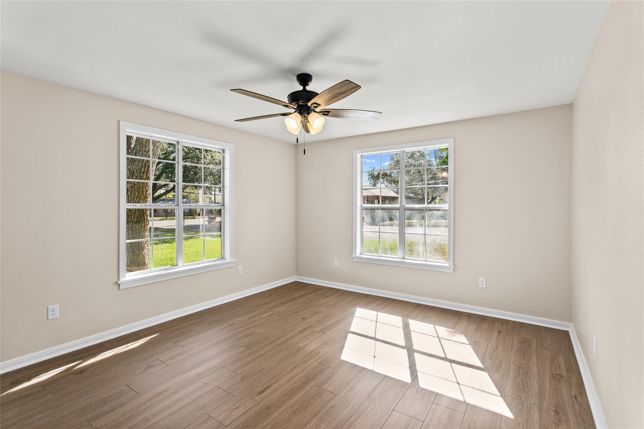 347 Monroe St, Giddings, TX 78942