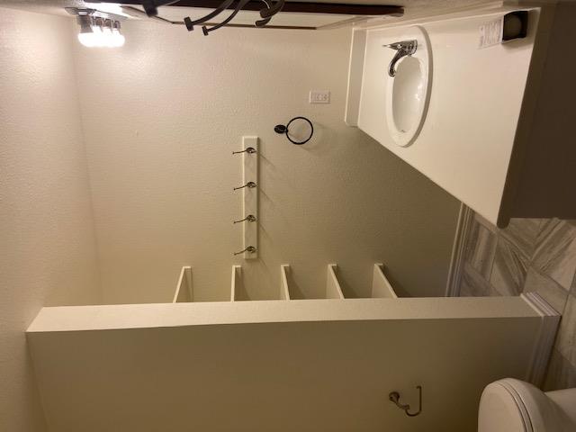 823 Monterrey St, Lockhart, TX 78644