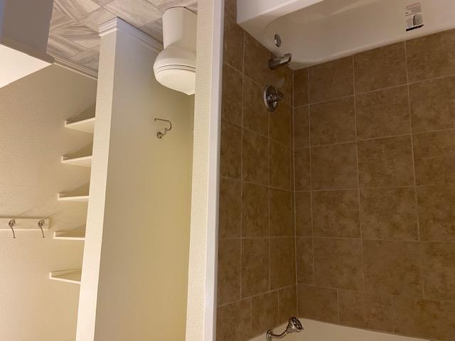 823 Monterrey St, Lockhart, TX 78644