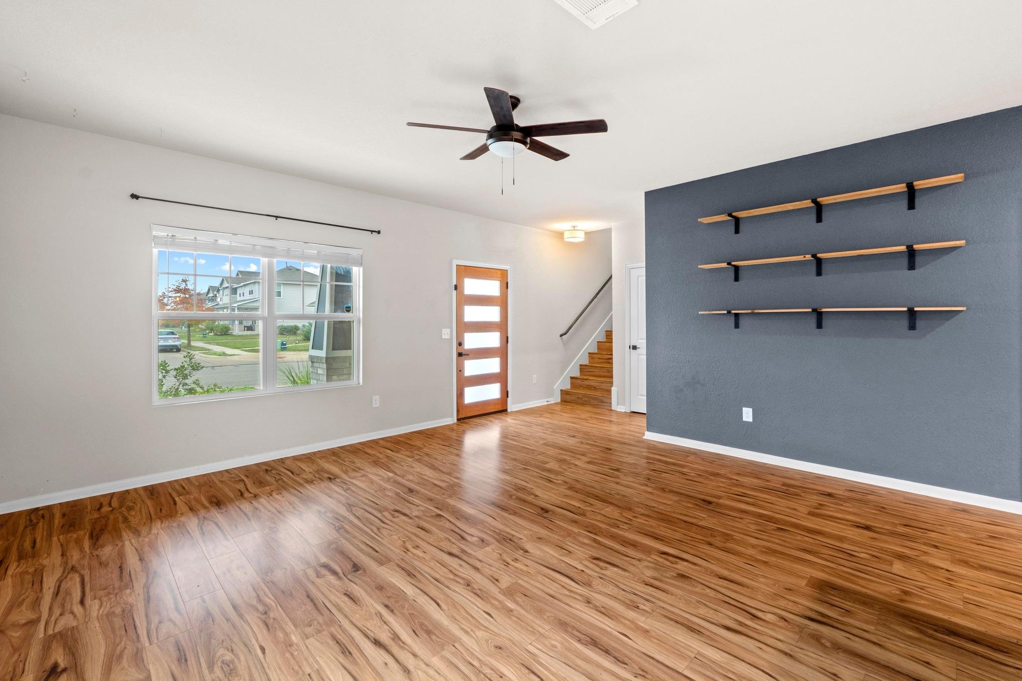 300 Eagle Lake Dr, Hutto, TX 78634