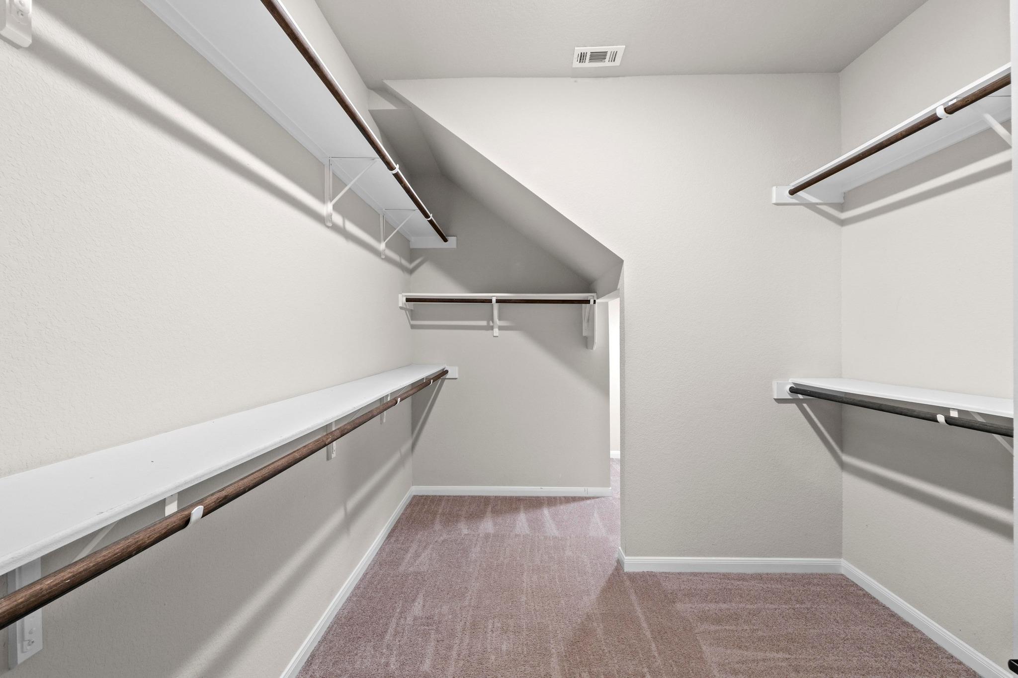 300 Eagle Lake Dr, Hutto, TX 78634