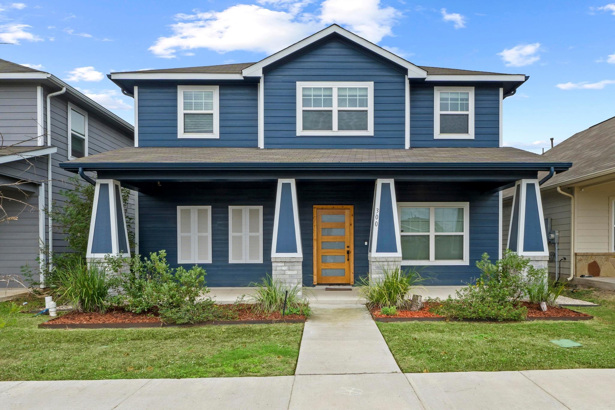 300 Eagle Lake Dr, Hutto, TX 78634