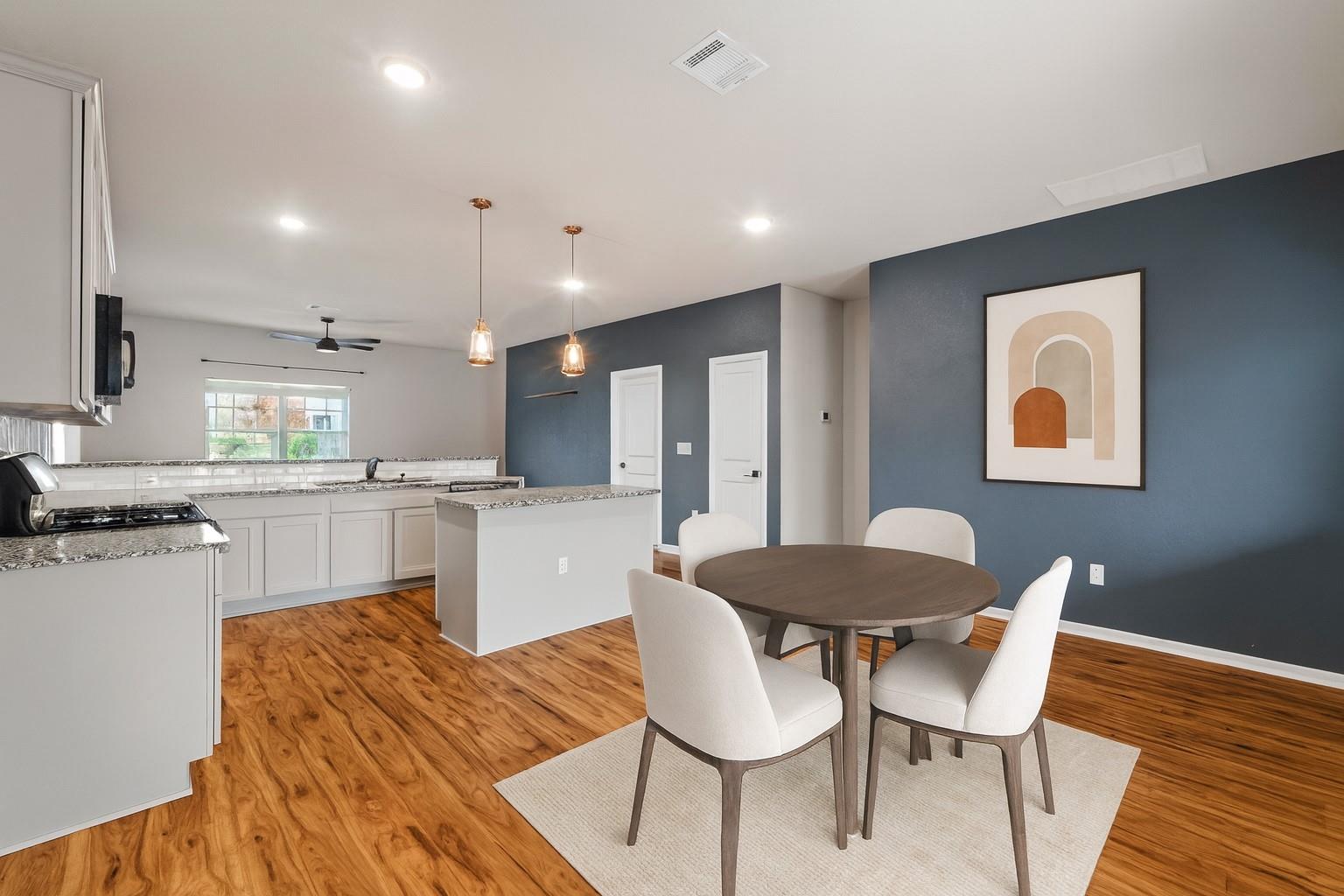 300 Eagle Lake Dr, Hutto, TX 78634