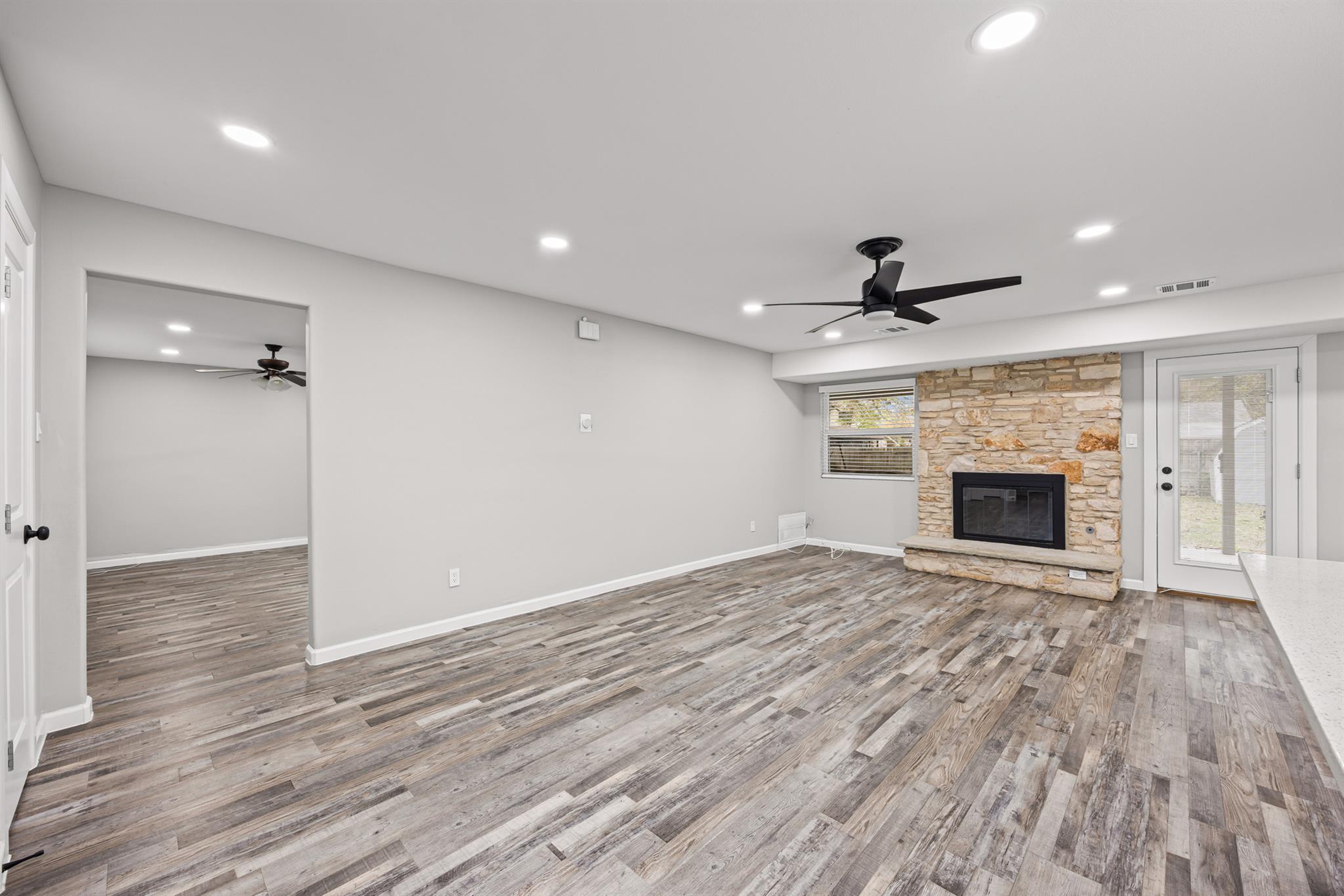 8207 Beaver Brook Ln, Austin, TX 78748