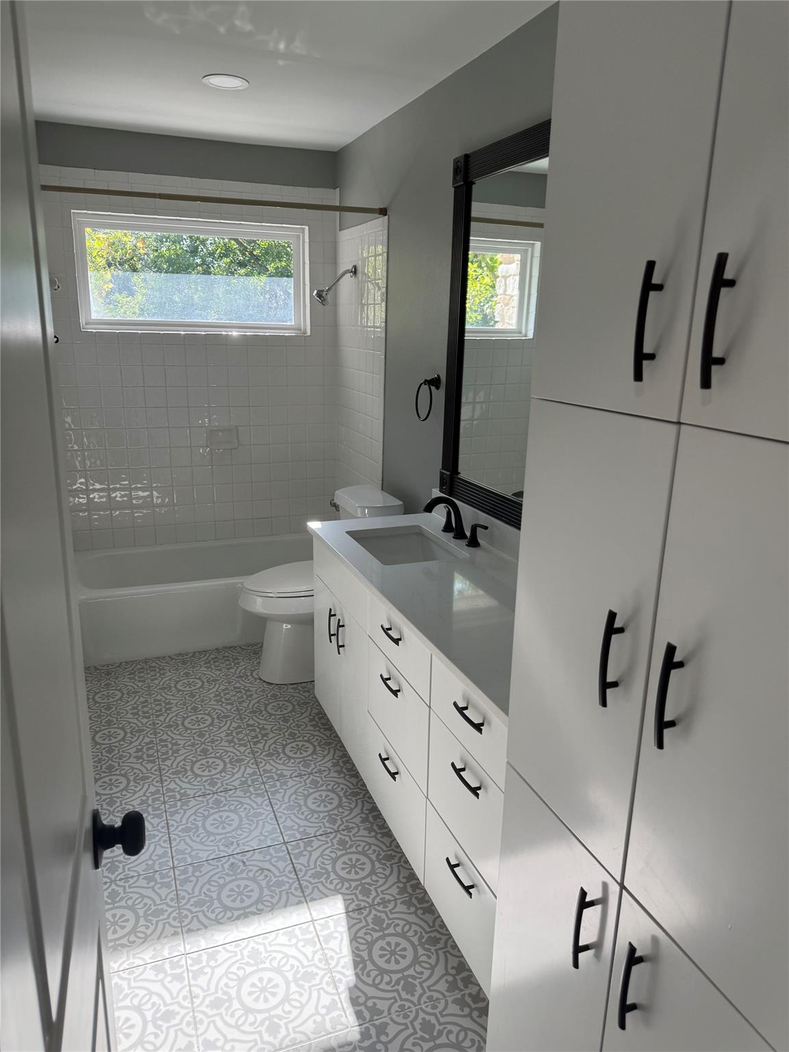 8207 Beaver Brook Ln, Austin, TX 78748