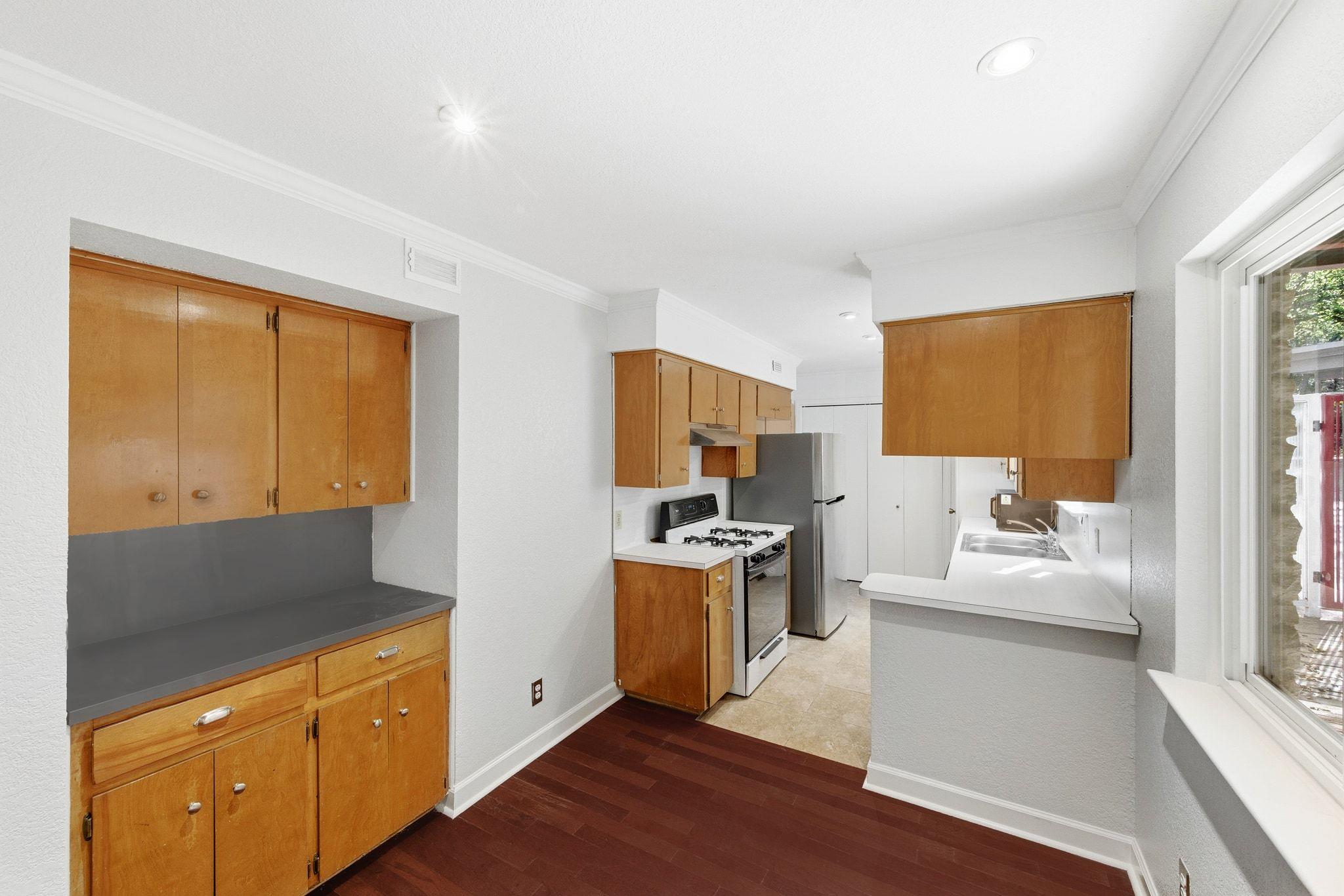 6210 Shadow Valley Dr # B, Austin, TX 78731