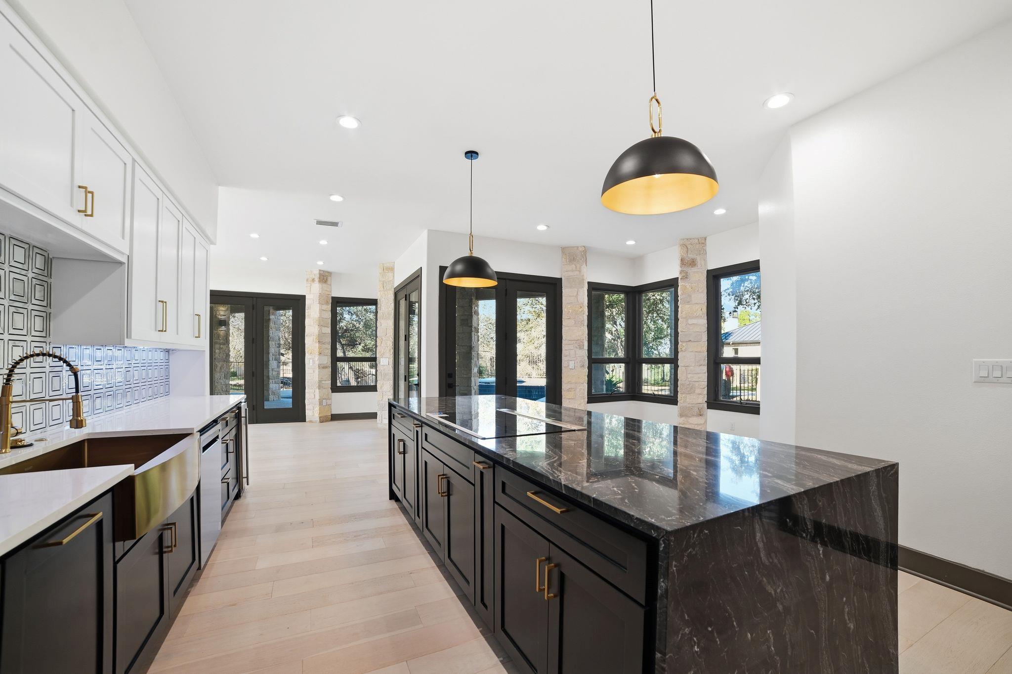 2700 Marina Shores Dr, Spicewood, TX 78669