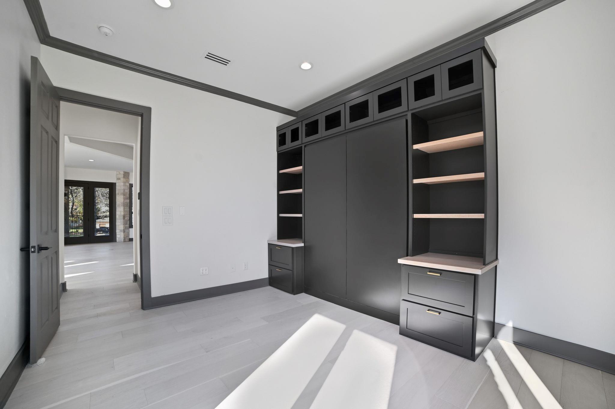 2700 Marina Shores Dr, Spicewood, TX 78669