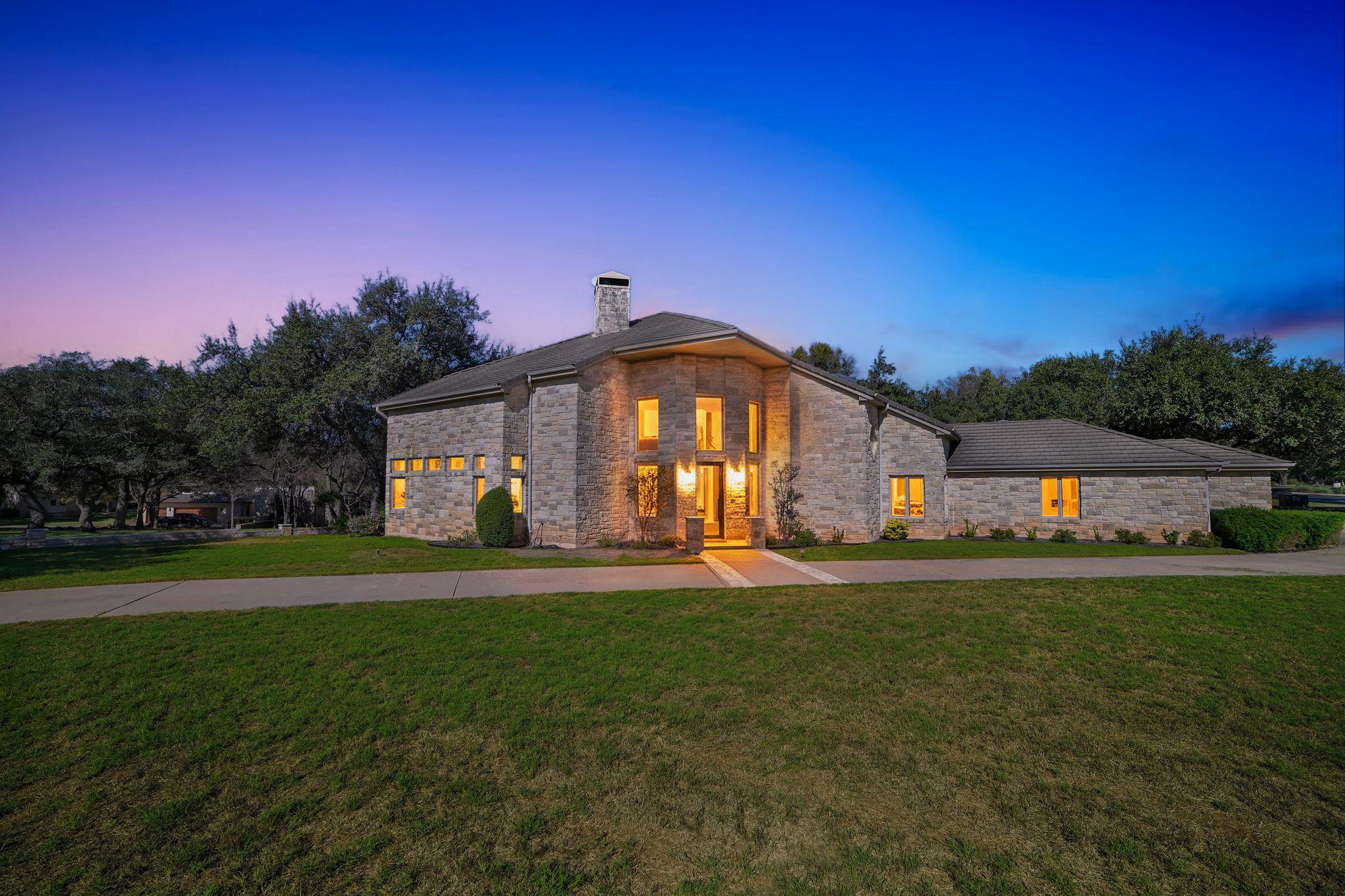 2700 Marina Shores Dr, Spicewood, TX 78669