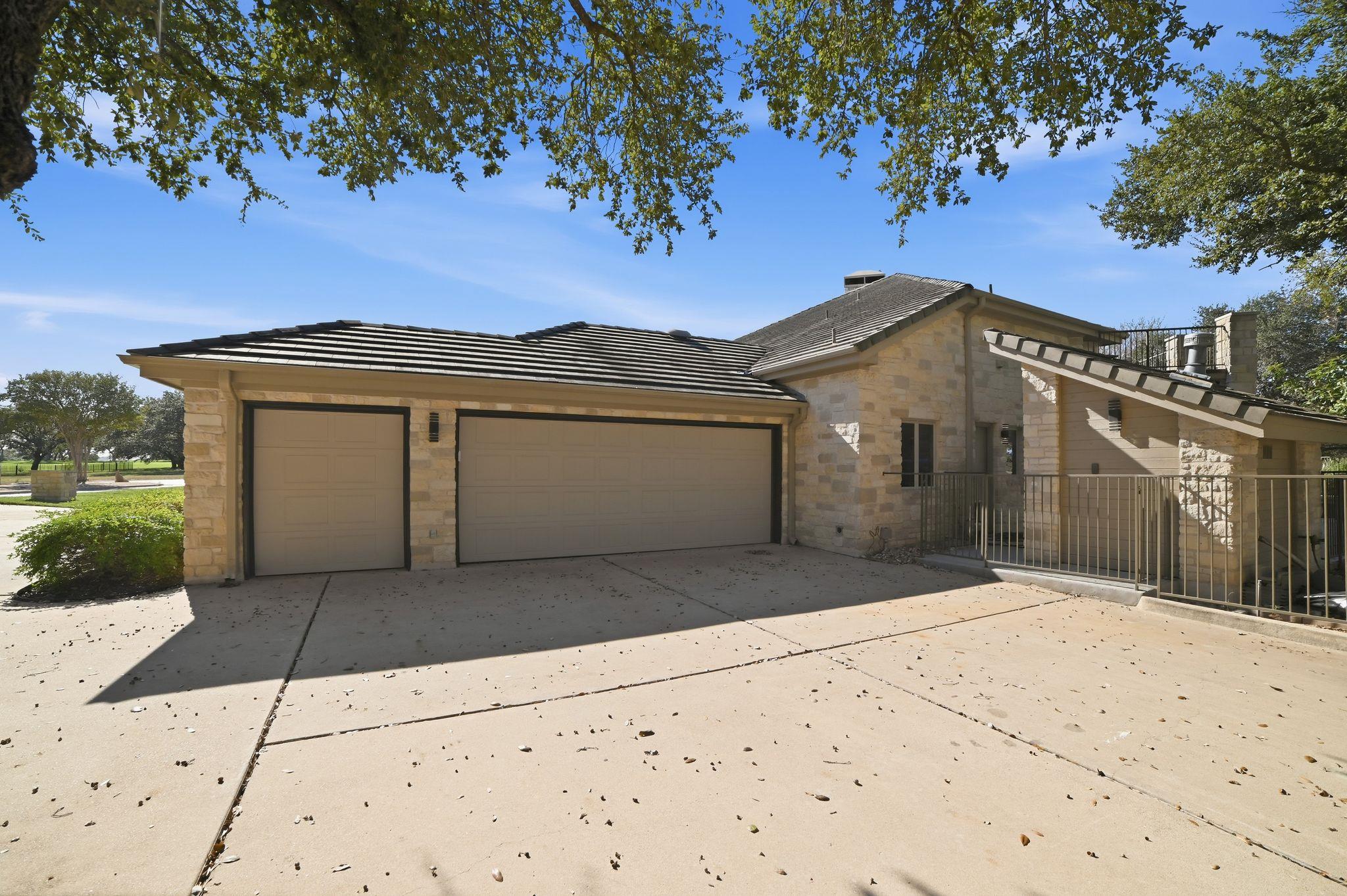 2700 Marina Shores Dr, Spicewood, TX 78669