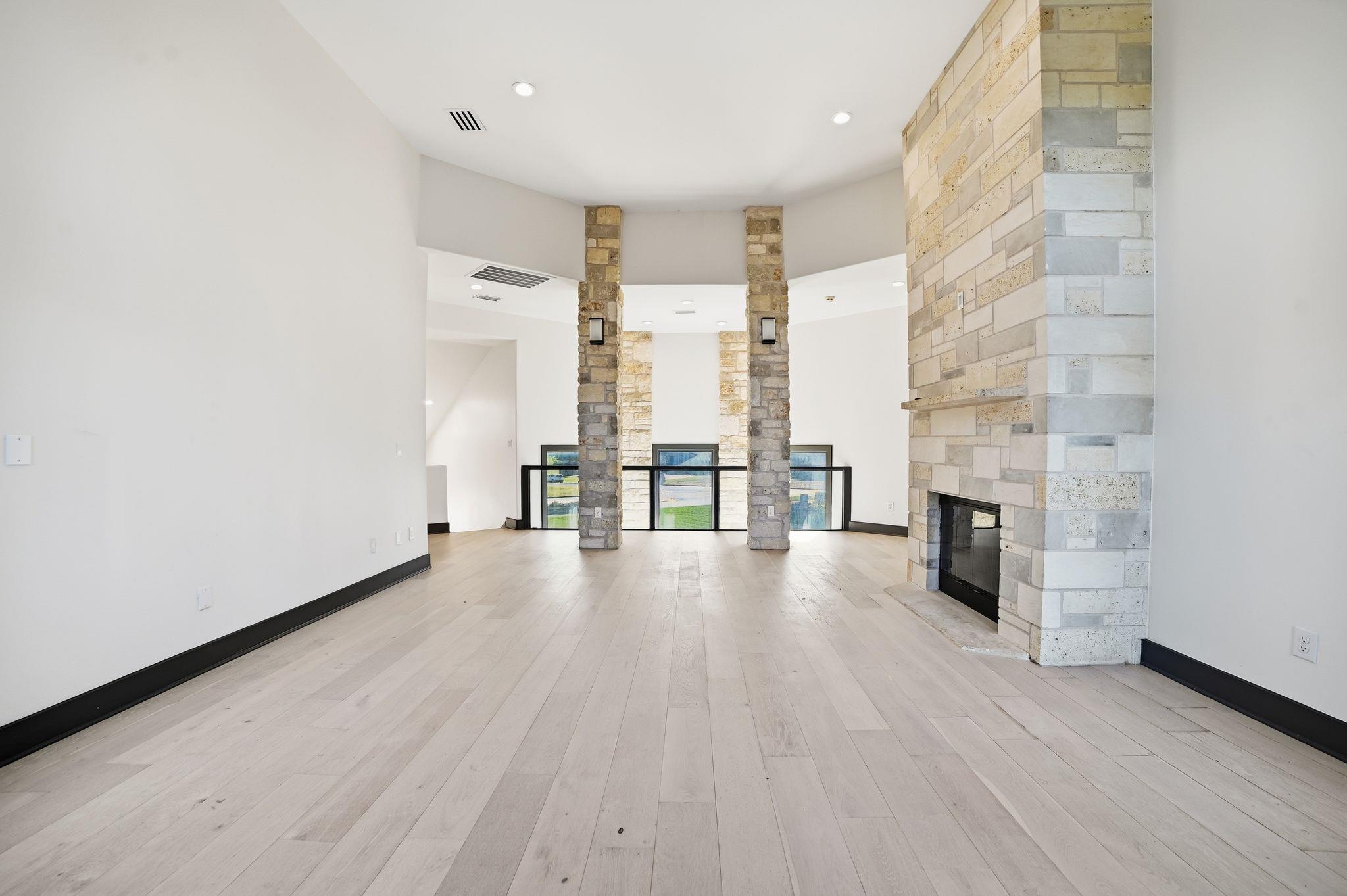 2700 Marina Shores Dr, Spicewood, TX 78669