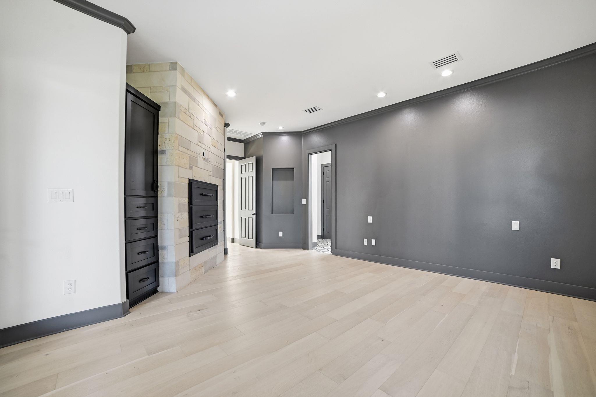 2700 Marina Shores Dr, Spicewood, TX 78669