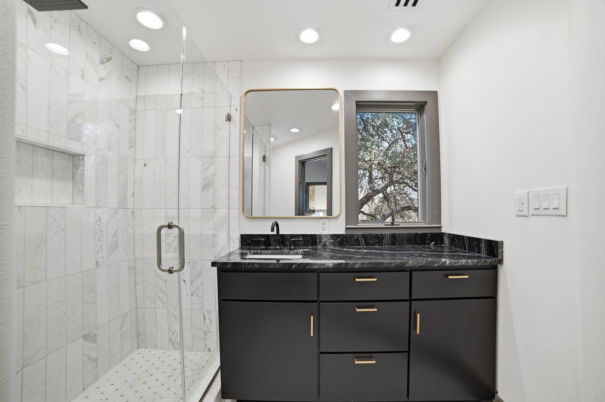 2700 Marina Shores Dr, Spicewood, TX 78669