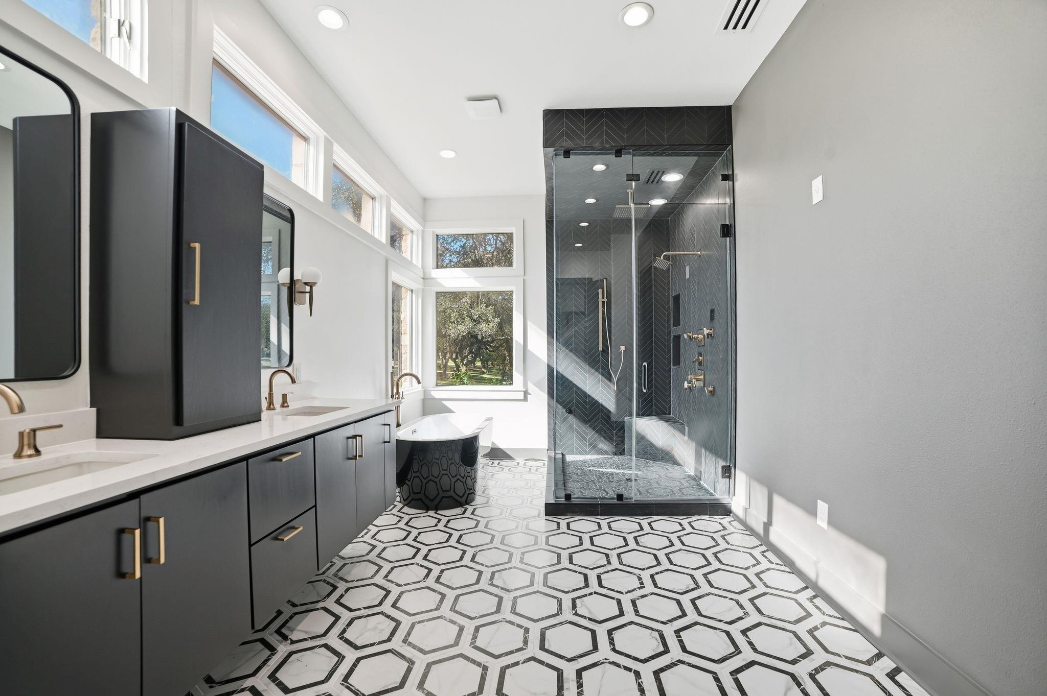 2700 Marina Shores Dr, Spicewood, TX 78669