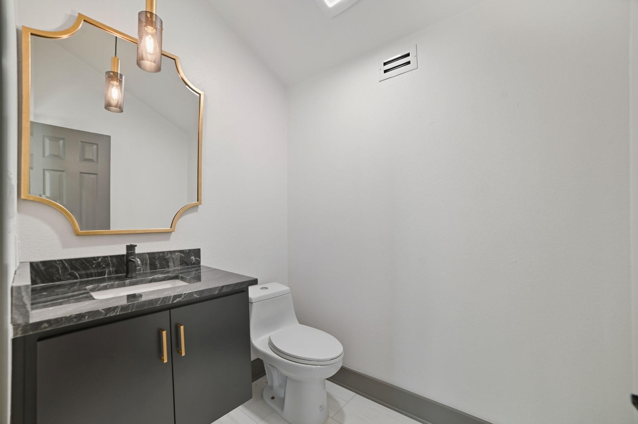 2700 Marina Shores Dr, Spicewood, TX 78669