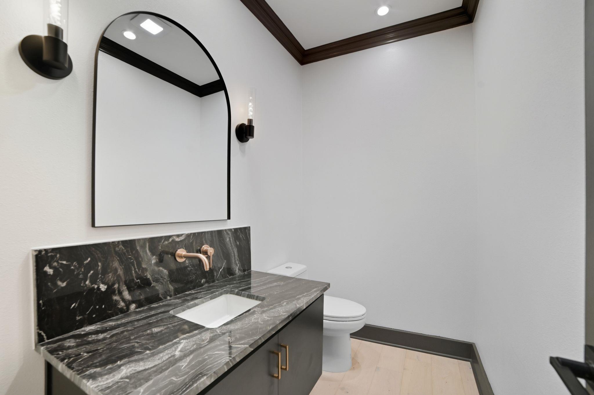 2700 Marina Shores Dr, Spicewood, TX 78669