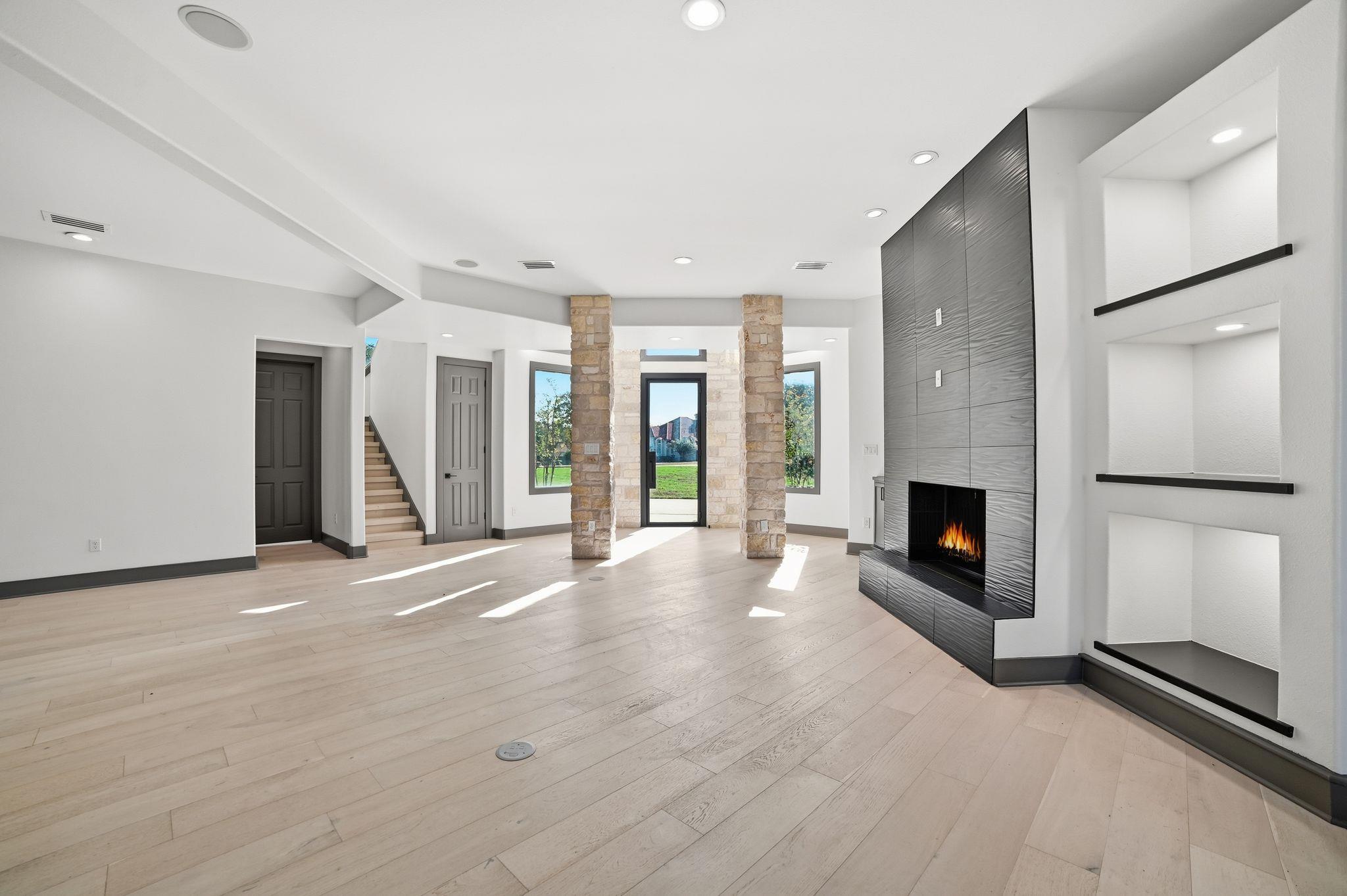 2700 Marina Shores Dr, Spicewood, TX 78669