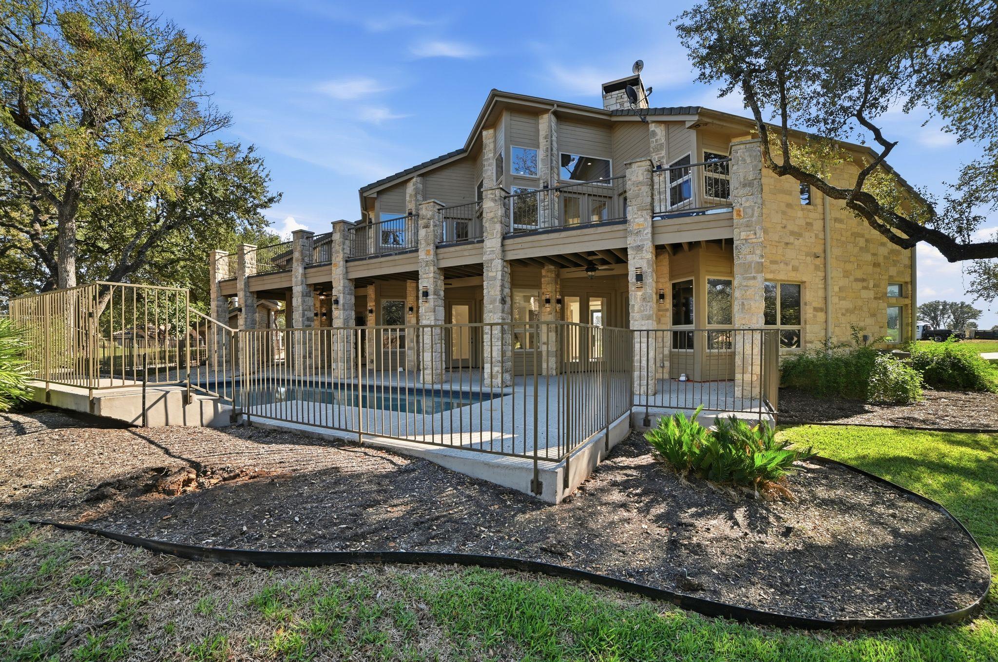 2700 Marina Shores Dr, Spicewood, TX 78669