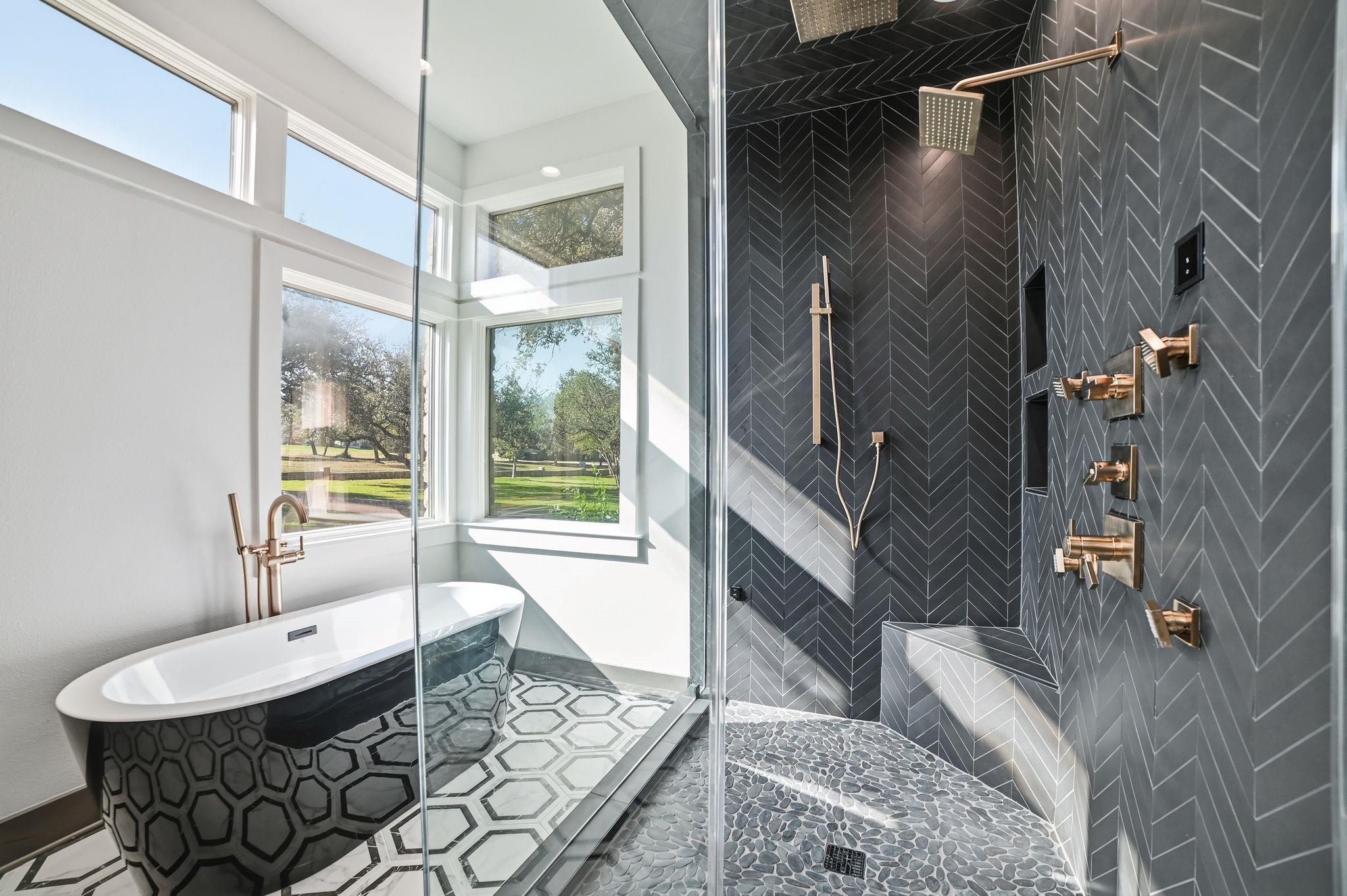 2700 Marina Shores Dr, Spicewood, TX 78669