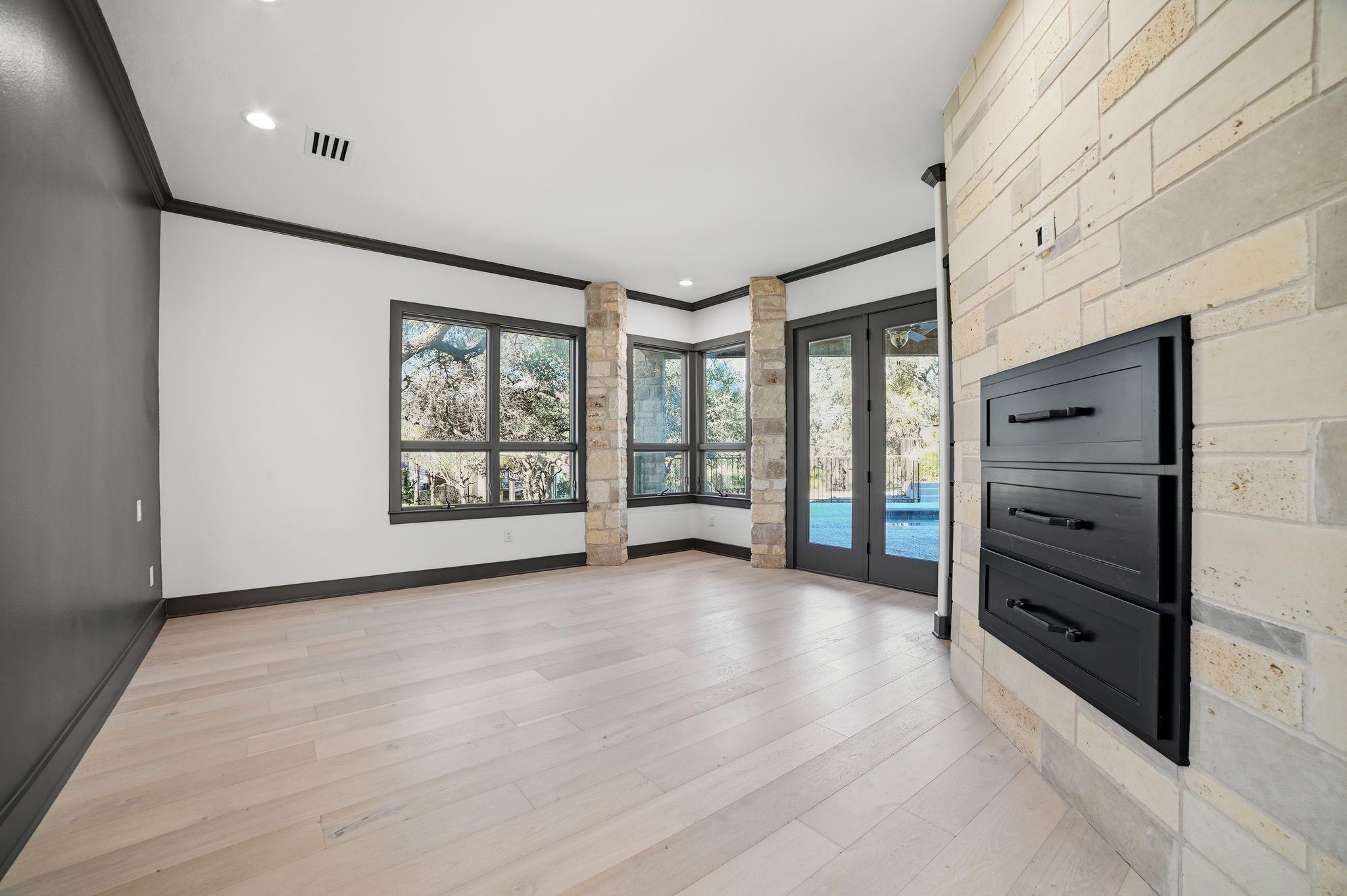 2700 Marina Shores Dr, Spicewood, TX 78669