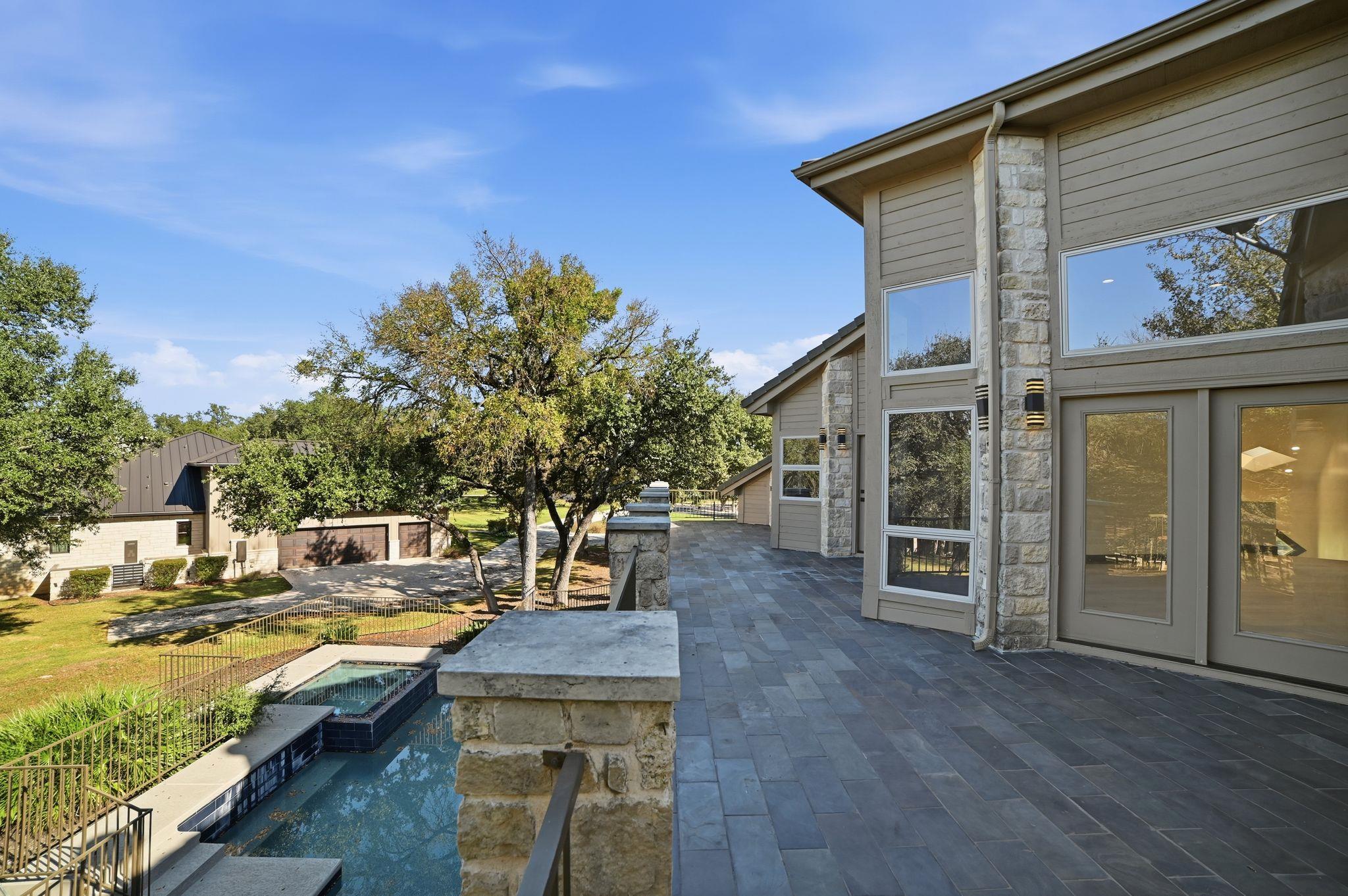2700 Marina Shores Dr, Spicewood, TX 78669