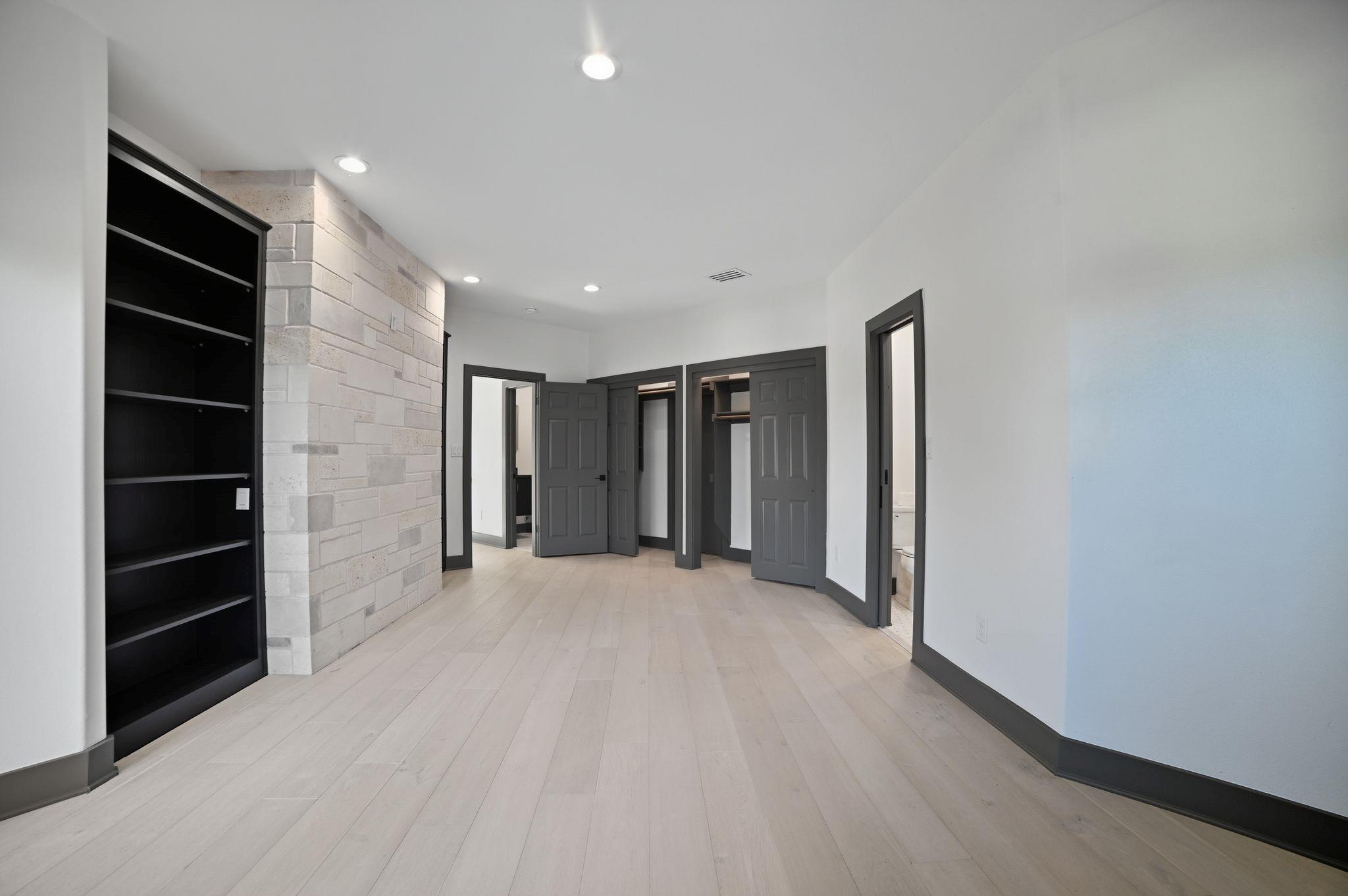 2700 Marina Shores Dr, Spicewood, TX 78669