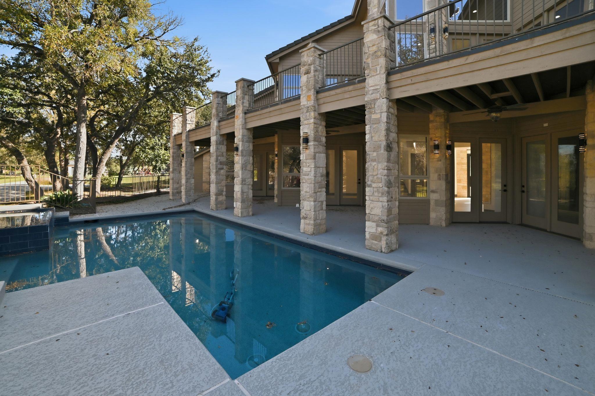 2700 Marina Shores Dr, Spicewood, TX 78669