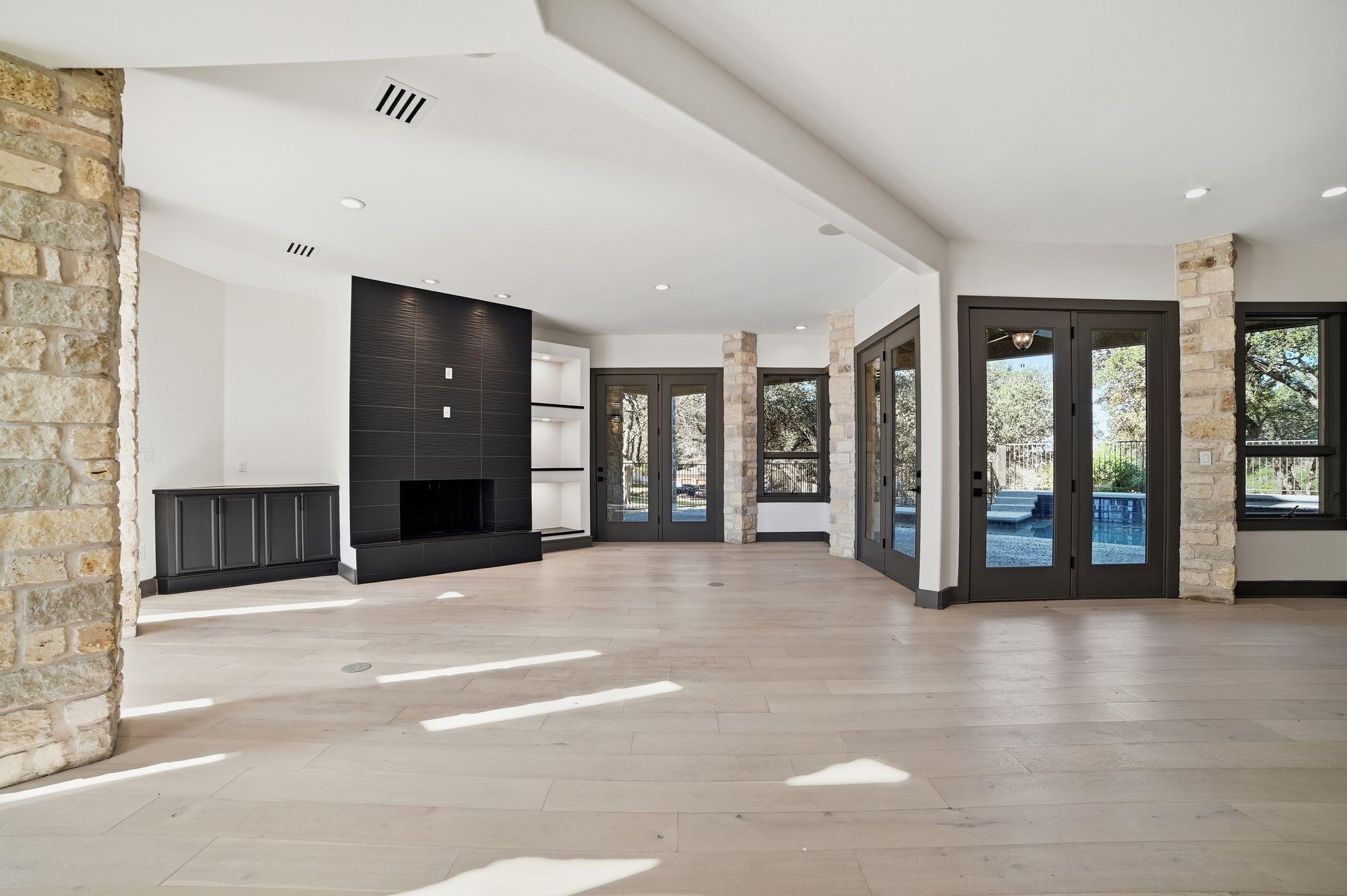 2700 Marina Shores Dr, Spicewood, TX 78669