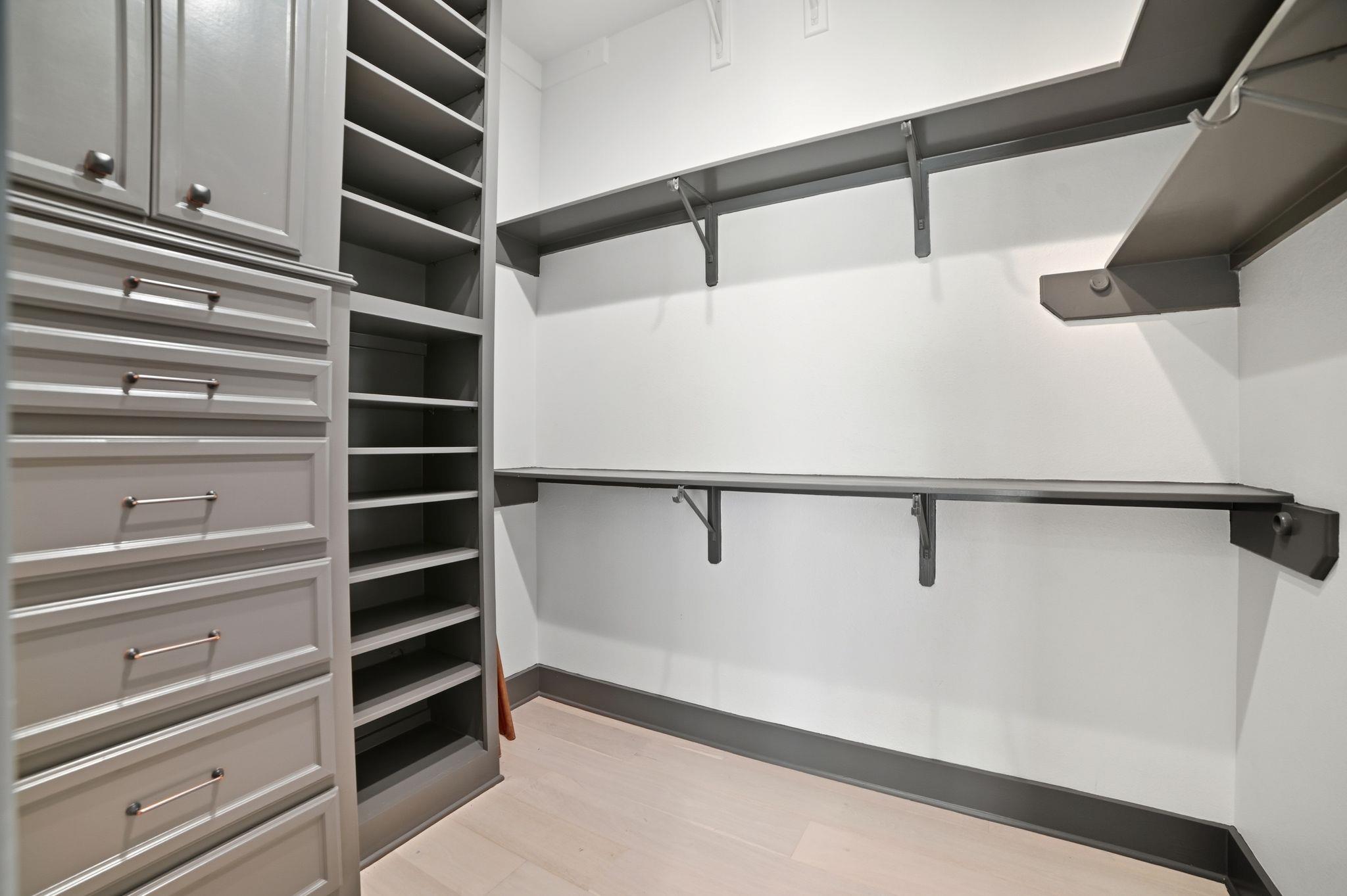 2700 Marina Shores Dr, Spicewood, TX 78669