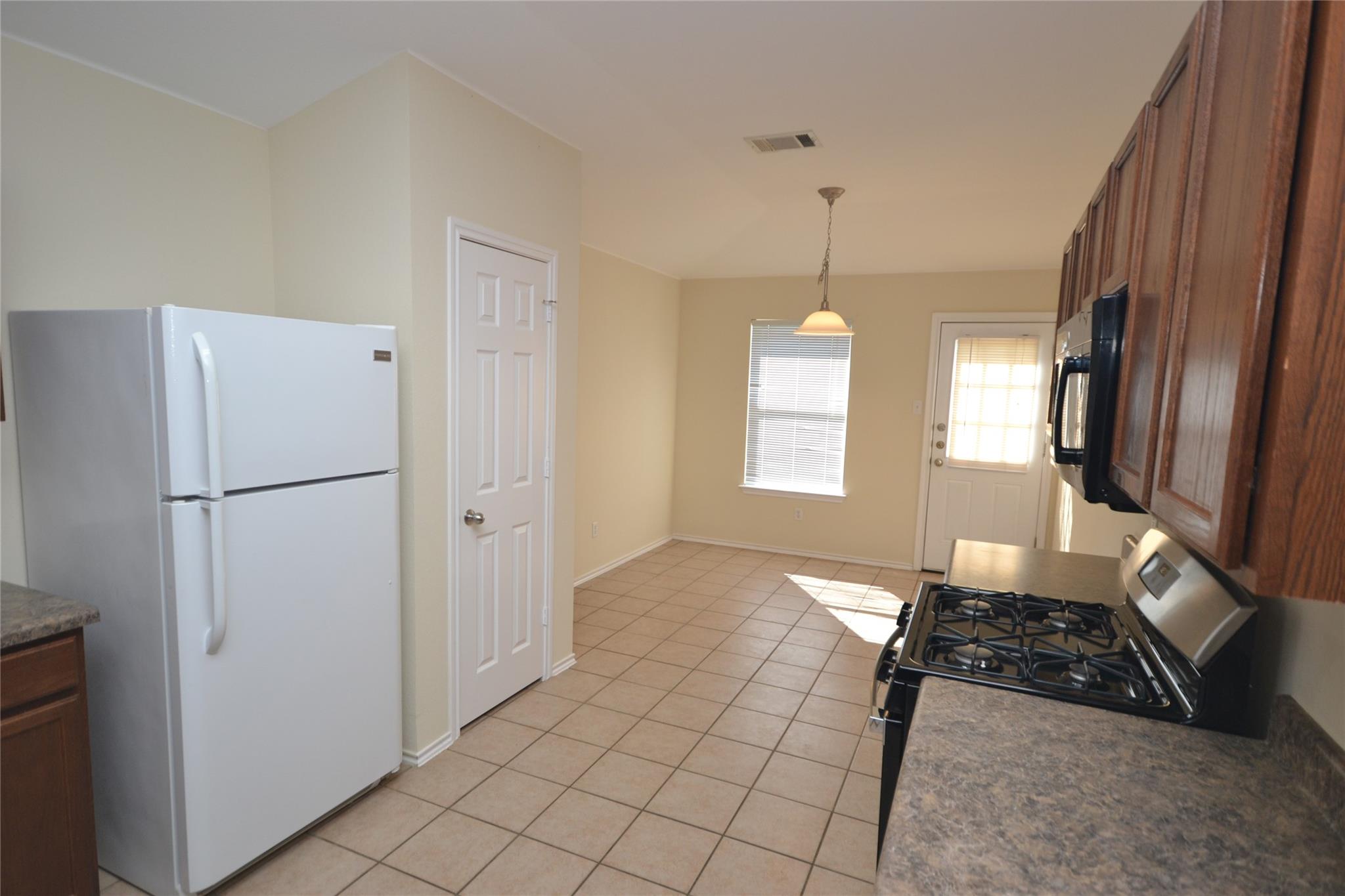 114 Washington Square Dr, Leander, TX 78641