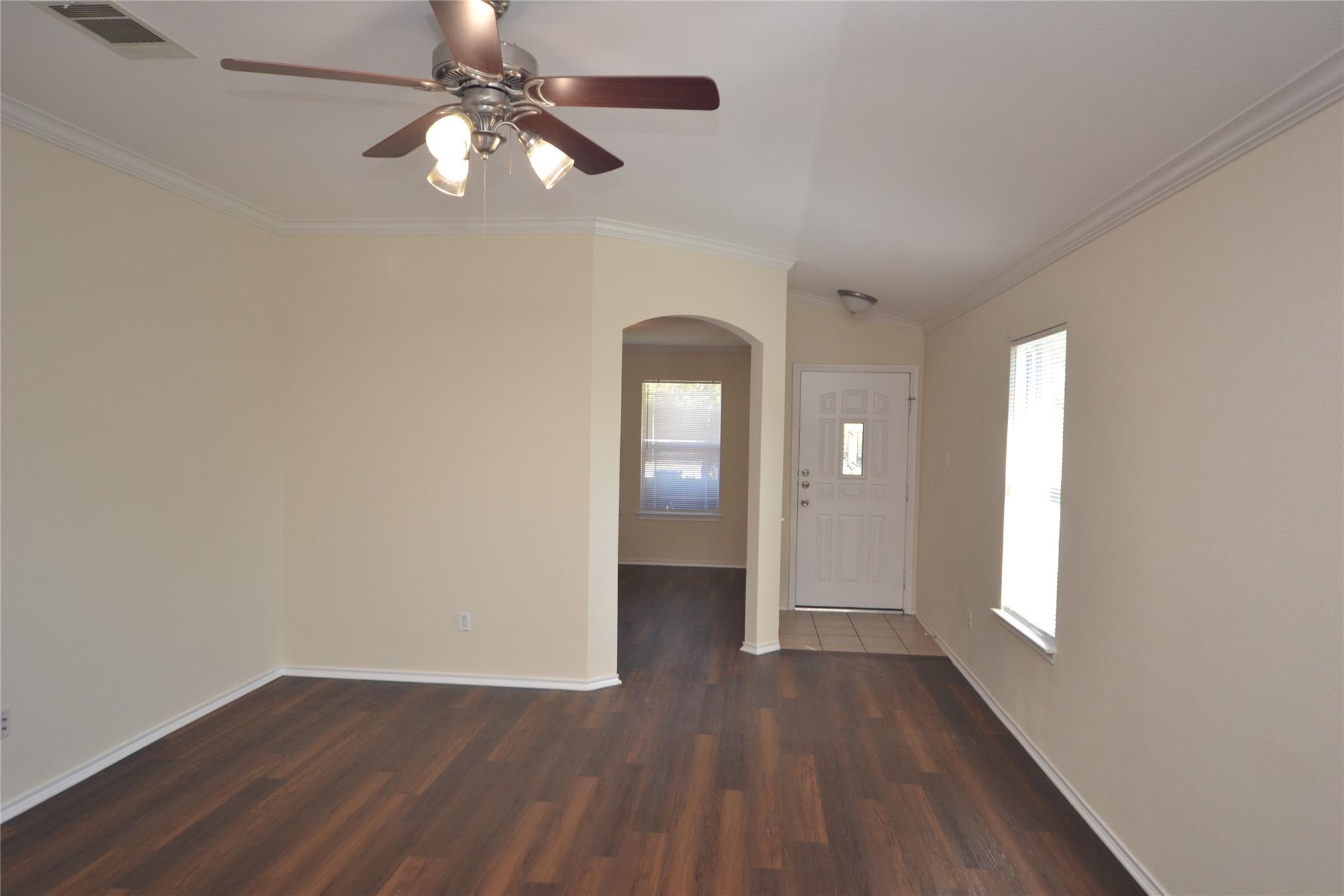 114 Washington Square Dr, Leander, TX 78641